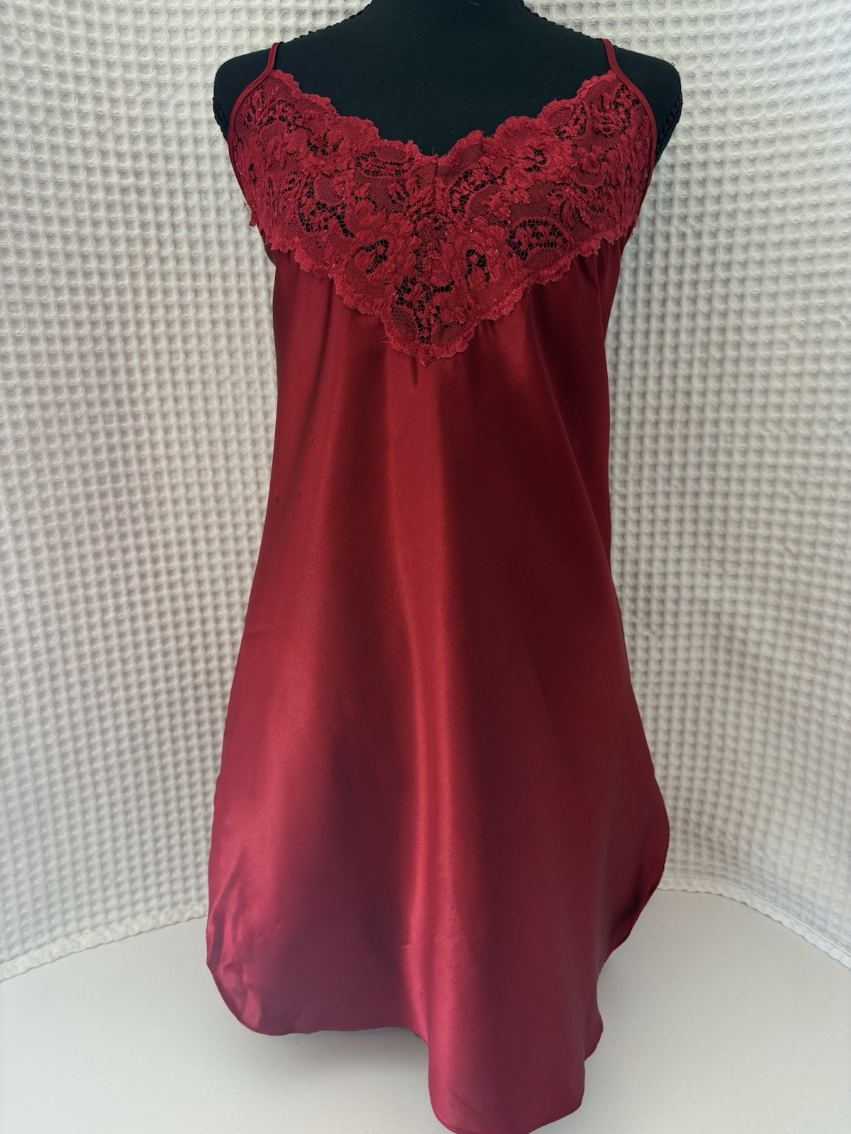 Vintage Alexandra Nicole Red Satin And Lace Chemise Nightgown Slip Dress 90s Y2K