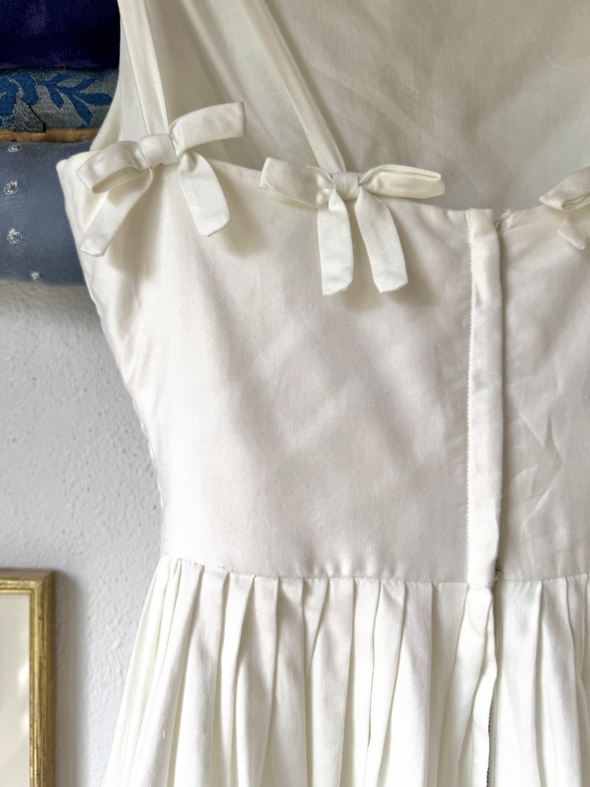 Vintage 1950s BORDER PRINT SUNDRESS Dress Cotton Blue ROSES Bows Metal Zipper XS