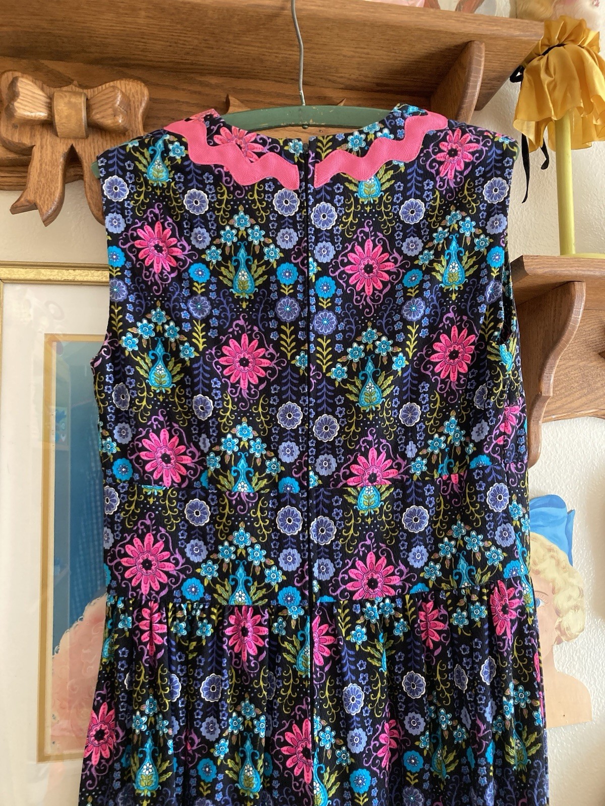 1970s Vibrant Psychedelic Floral Barkcloth Style Maxi Dress, Bust 36in
