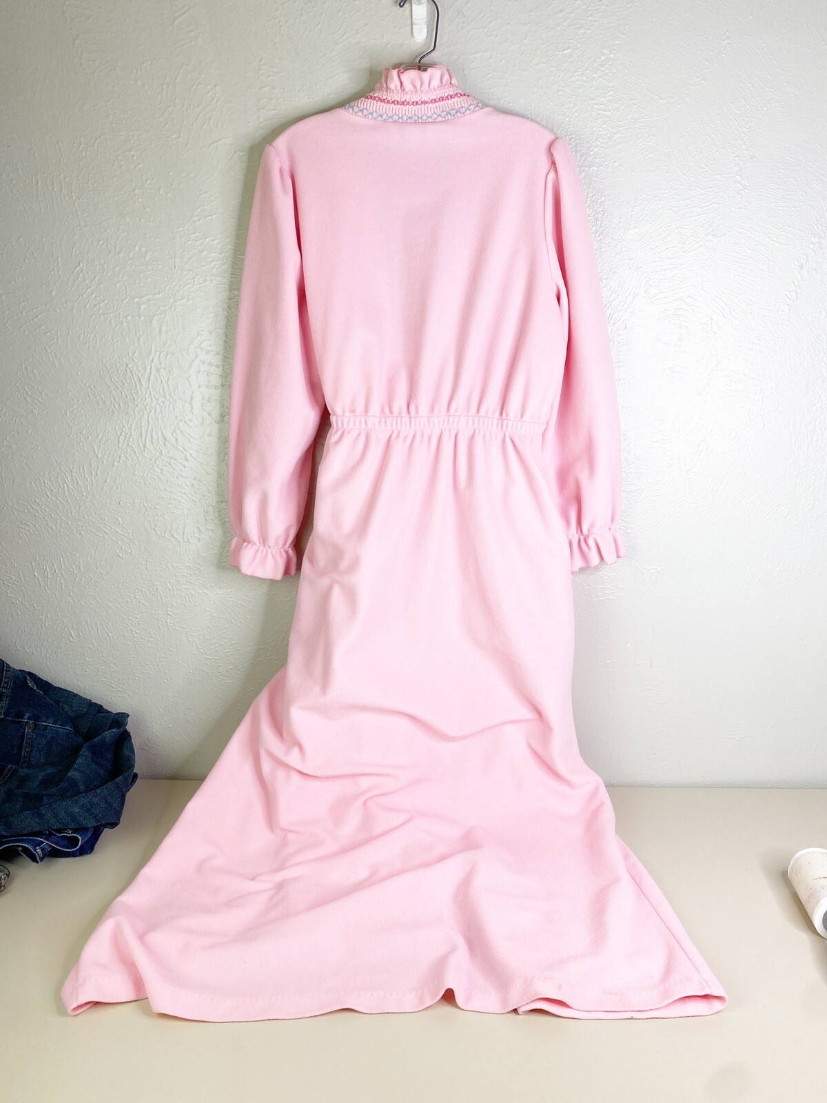 VTG Famous Bodies Med/Large 100% Poly Belted Housecoat Pink GUC