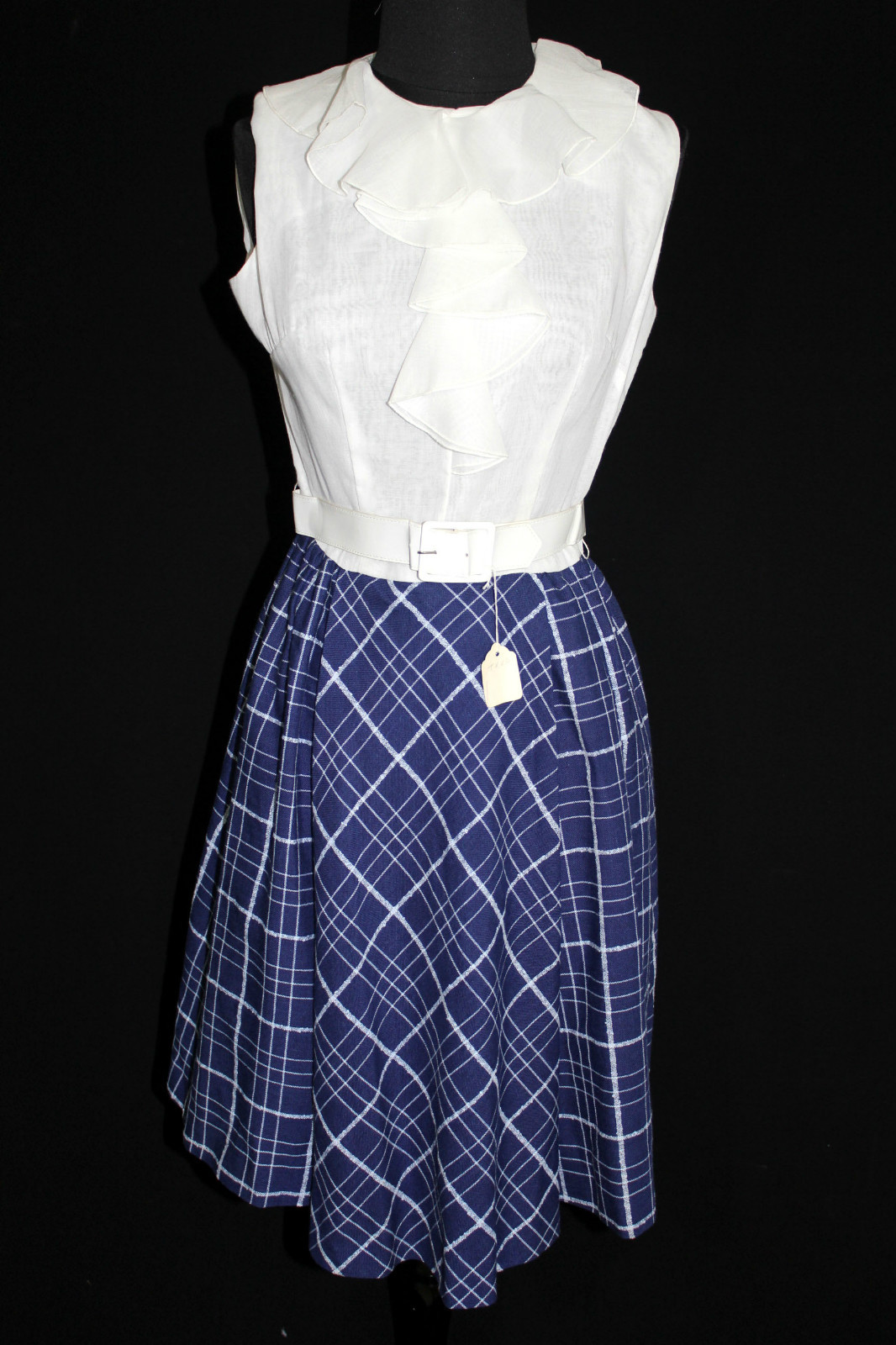 VINTAGE DEADSTOCK 1960’S COTTON AND RAYON BLUE & WHITE DRESS & JAC SIZE 6