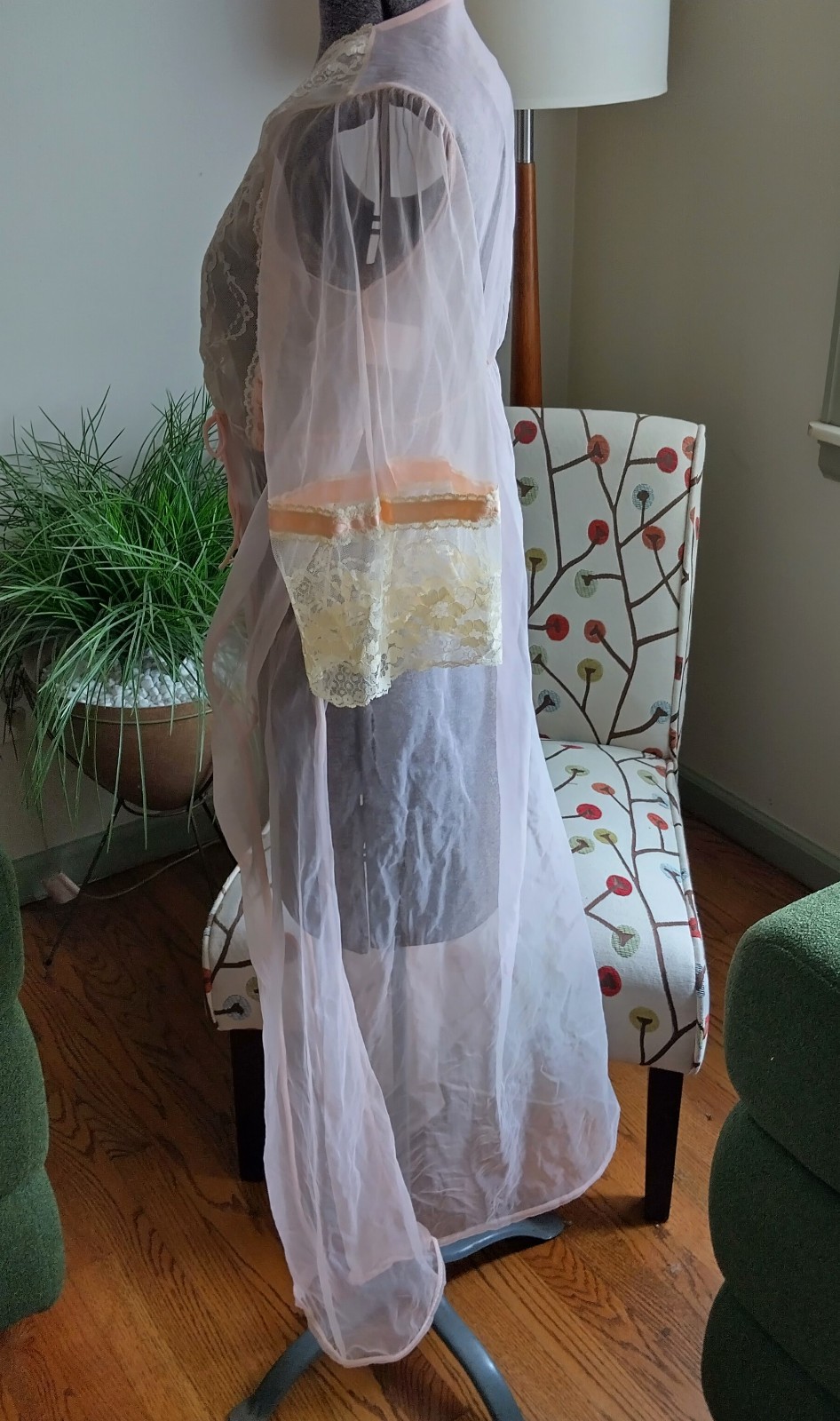 Vintage 1960s Sheer Pink Nylon Robe – Lace & Satin Ribbon – Size Small