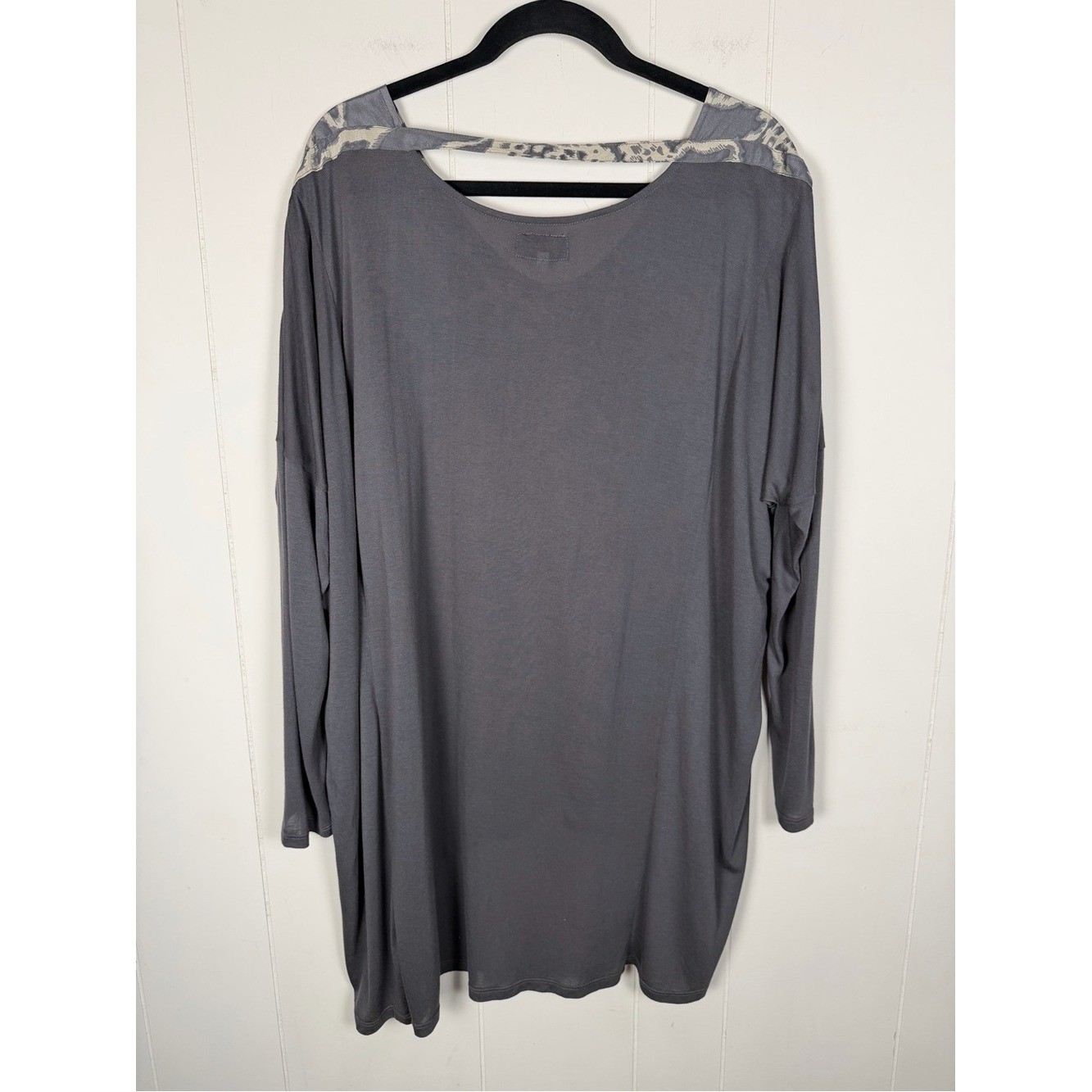 Biya V-Neck Flowy Modal Tunic Top Animal Abstract Print Size Large
