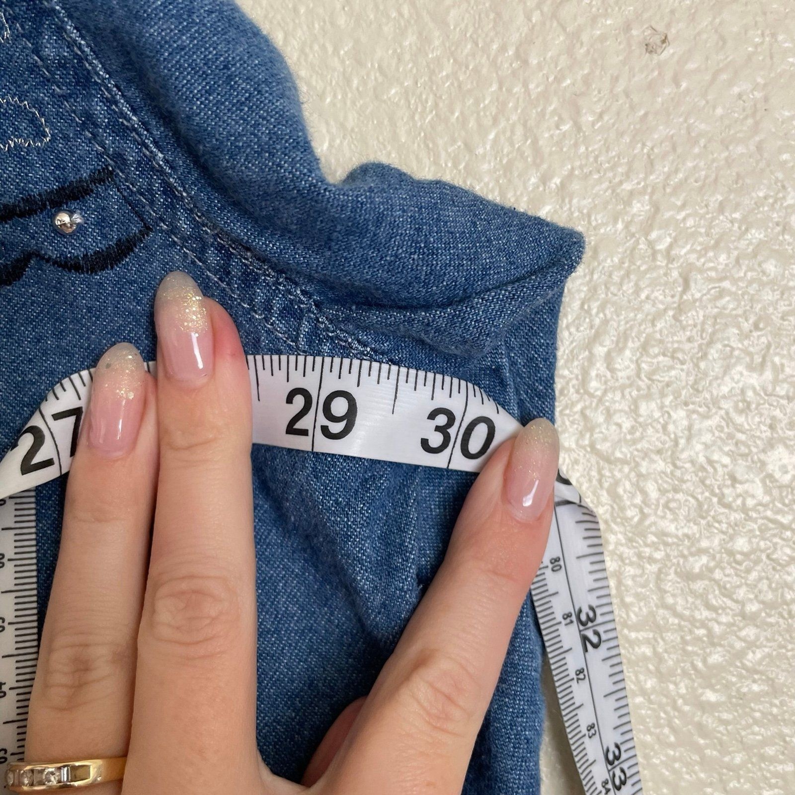 Vintage Classic Style | Timeless Retro Fashion | Unique Collectible Find