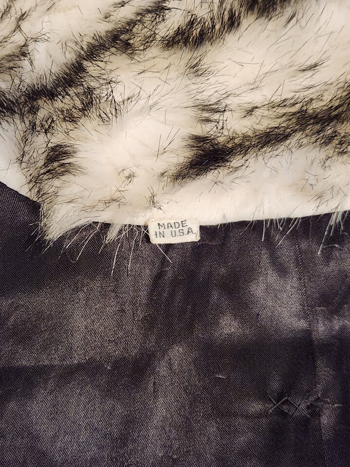 Sportowne Lush Black & Off White Faux Fur Coat Size 8 Vintage Side Pockets