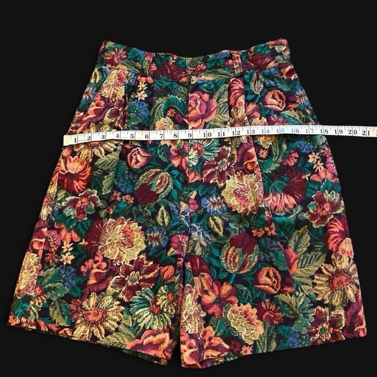 VINTAGE • 1980s/1990s MADE IN USA COTTON FLORAL HIGH WAIST TAILORED GOLF SHORTS