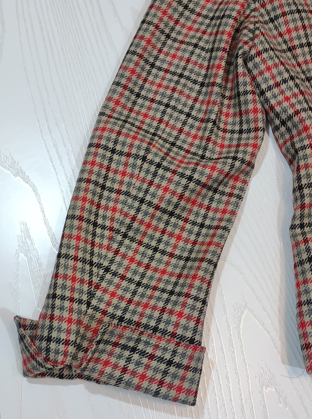 Vtg Jeager Blazer Size 10, 100% Wool, Exterior Colors Cream, Gray, Red, & Black