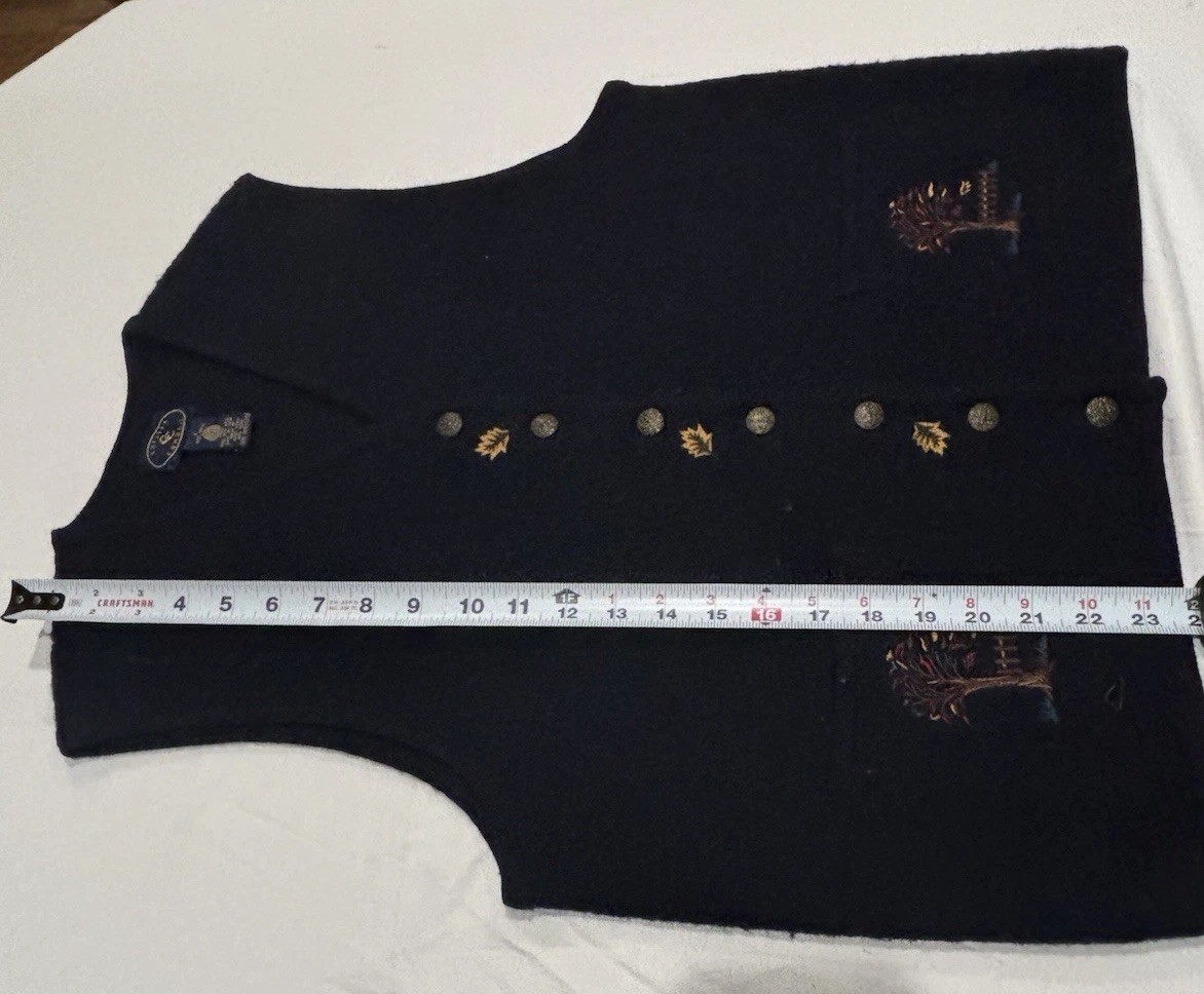 Vintage Chelsea Campbell Blue 100% Pure New Wool Vest Embroidered Size Large