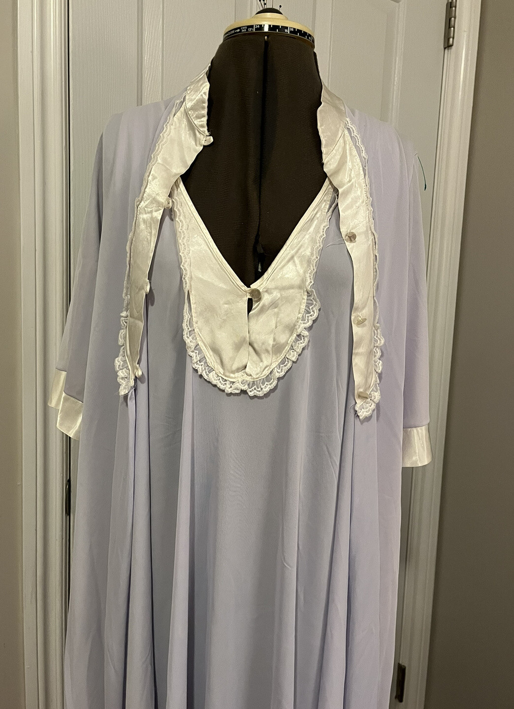 VINTAGE SET 2-PIECE NYLON PEIGNOIR NIGHT GOWN & ROBE PALE PURPLE MEDIUM
