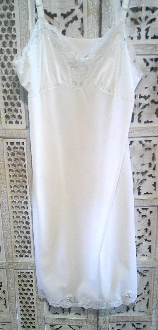 Vintage Shadowline Soft Nylon Full Slip Lingerie Adjustable Lace Trim Sz 40 Tall