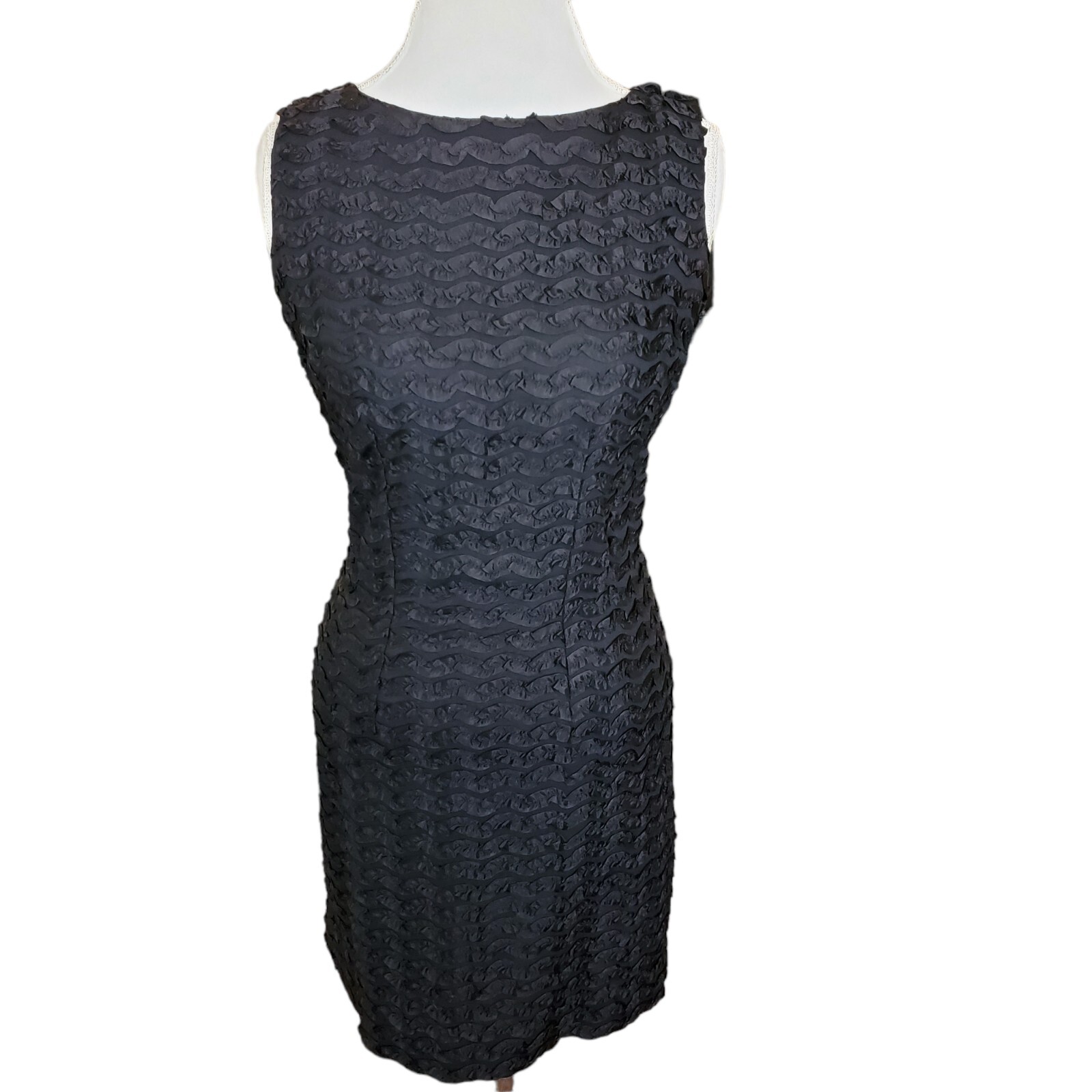 Vintage 60s Mod Black Sleeveless Textured Ruffle Dress Size 6 To 8 Knee Length