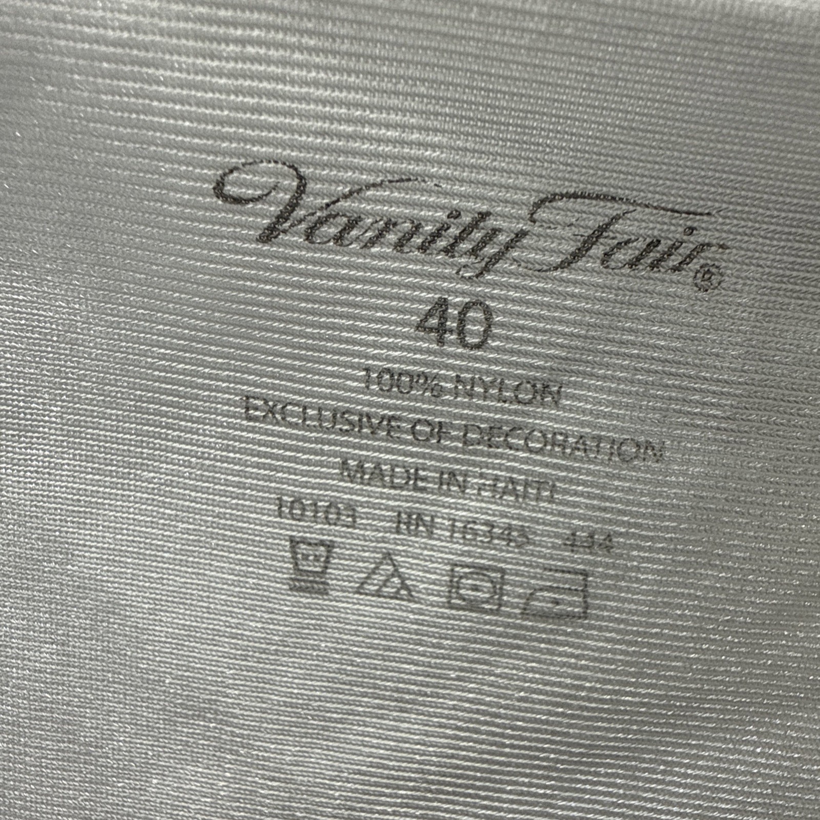 New Vintage Vanity Fair Womens White Lace Slip Size 40 24″ Slip Dress Adj Straps