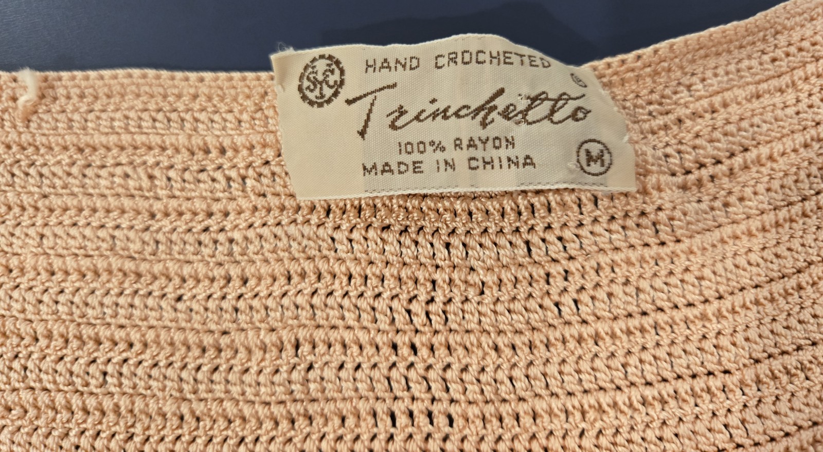 70s VTG Hand Crocheted Rayon Blouse Peach Pink Top Sm Classic square collar