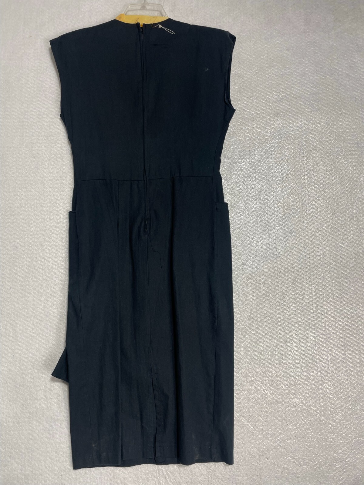 Diamonds run lot 5-6 black dress with belt