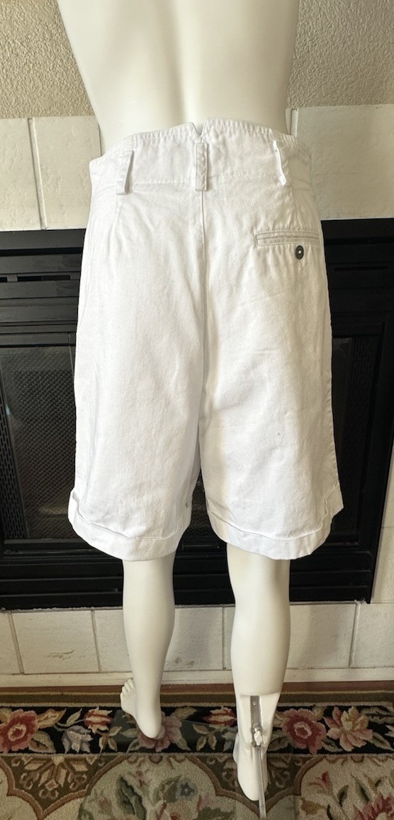 Vtg Liz Sport 80-90’s White Shorts Size 8 Waist 28” Seam To Seam 14”