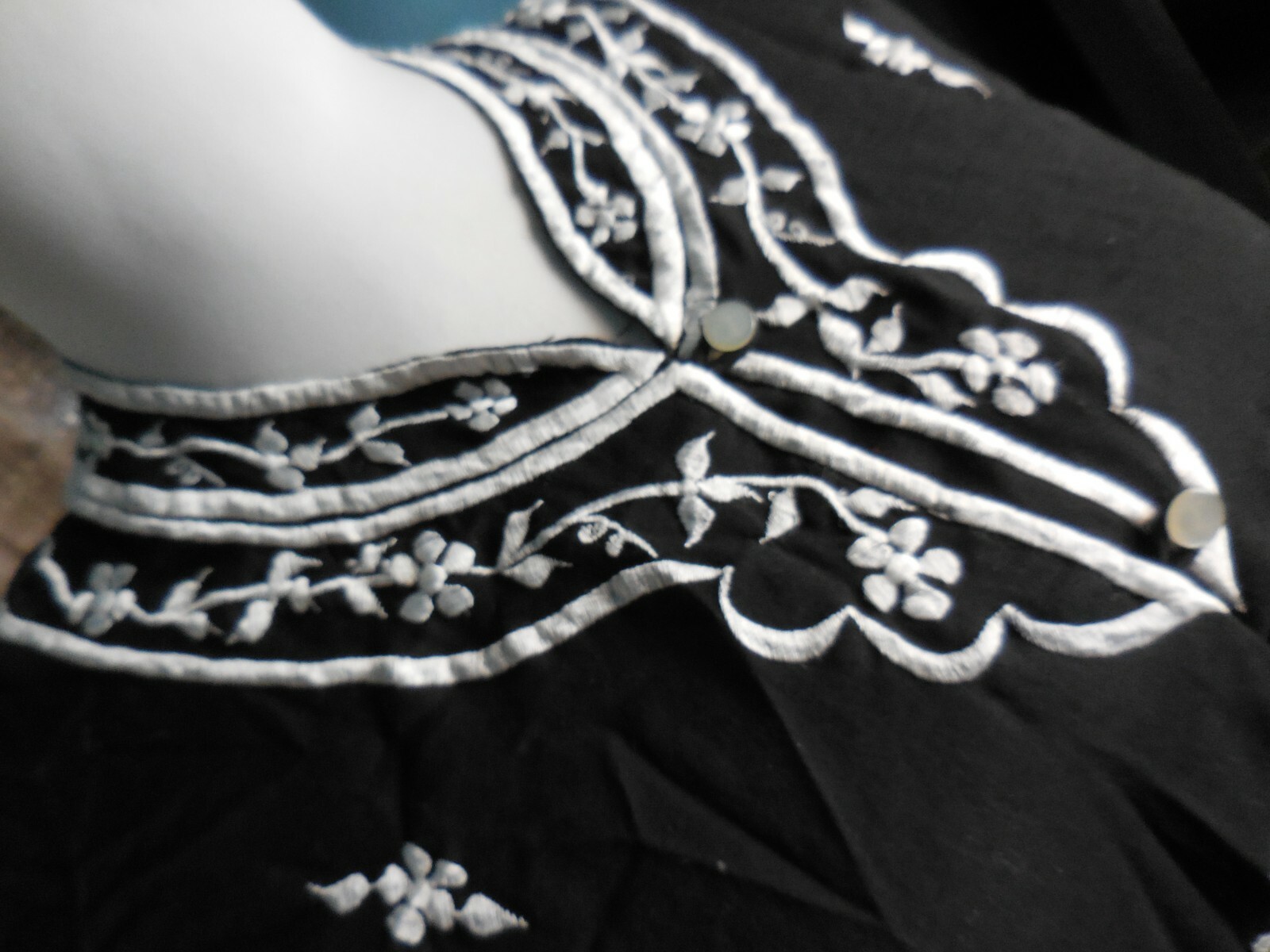 Vintage Leandra Crochet Embroideries Kimono Blouse Black with White Flowers S