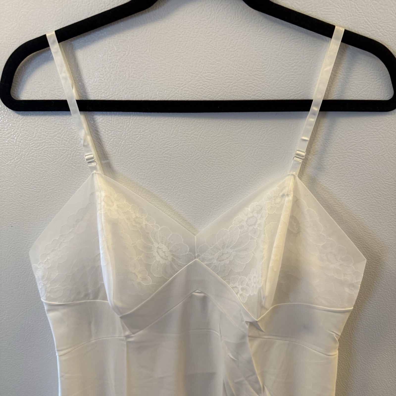 Vintage Vanity Fair White Mini Full Slip Sz 36 Nylon & Daisy Lace Lingerie NWOT
