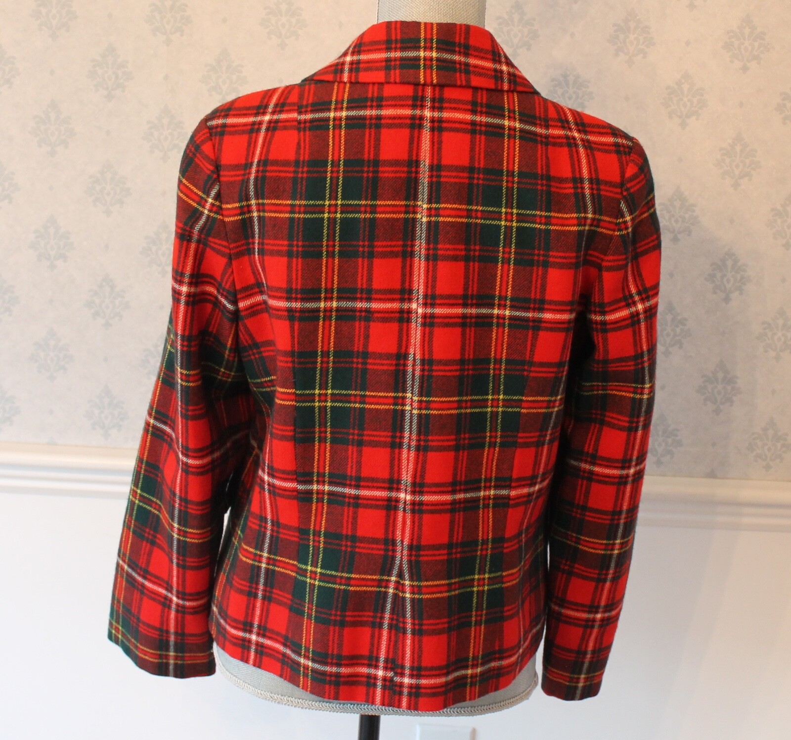 Vintage Red, Green and Yellow Plaid Wool Women’s Tailored Hong Kong Jacket