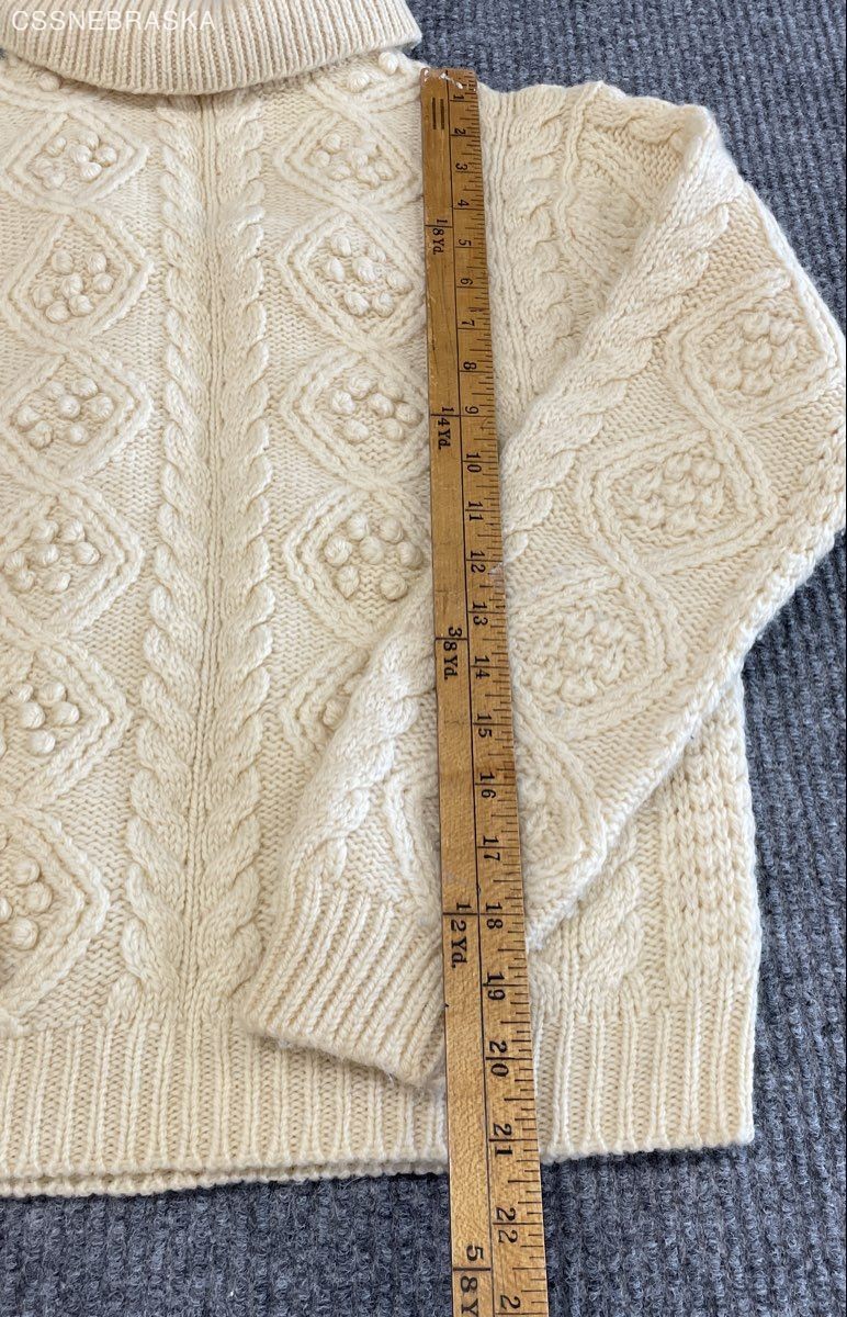 Vintage 80s Hand Loomed Women’s Cream 100% Virgin Wool Zip Turtleneck Sweater L