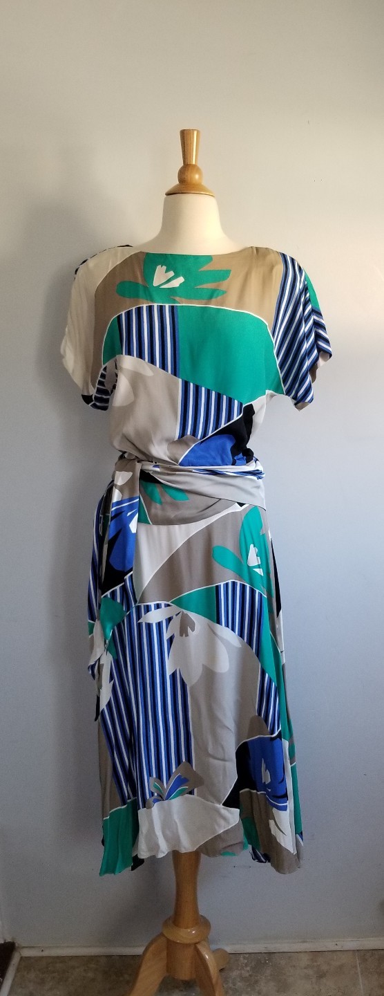 Vintage 1970s the Kollection Ltd midi oriental abstract print crepe dress W27″