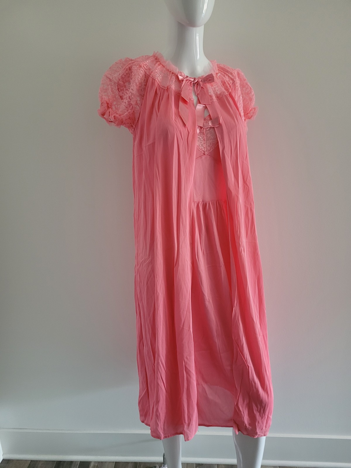 Vintage Enchanting Gown Peignoir Set Babydoll Pink w Lace Nightgown Robe 38