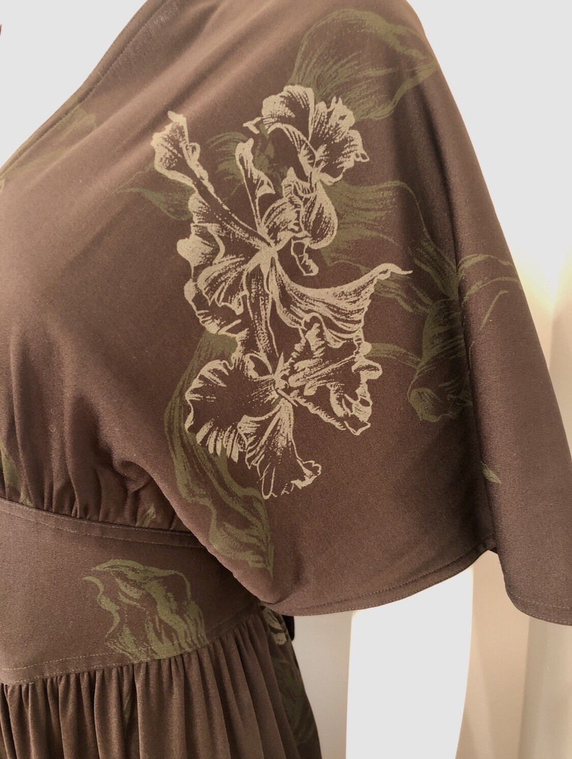 Vtg 1970s Bohemian Flutter Sleeve James Daugherty WRAP MAXI-DRESS w/IRIS Flowers