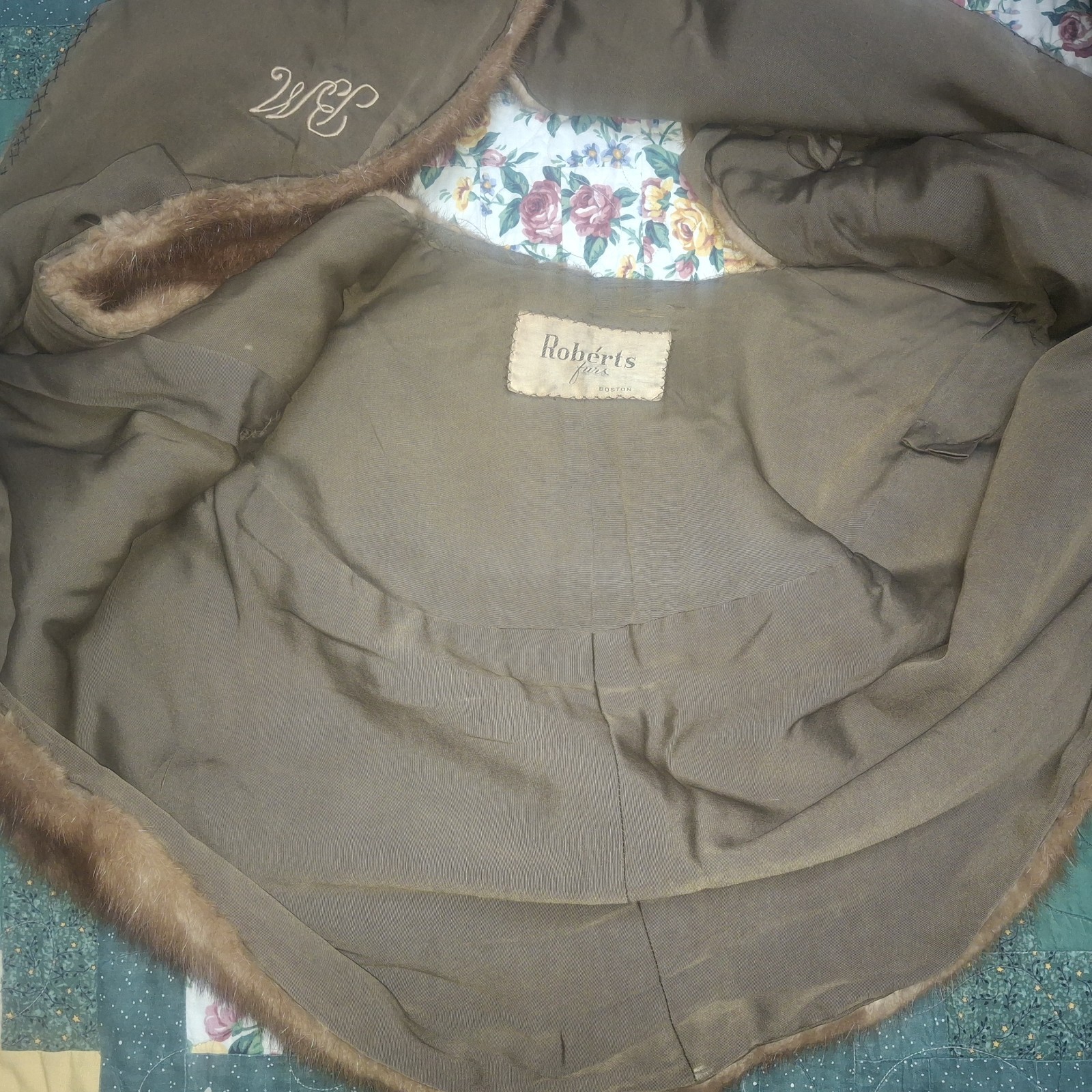 VINTAGE MINK CAPELET. ROBERTS MINK. SHAWL STOLE SHOULDER OSFM