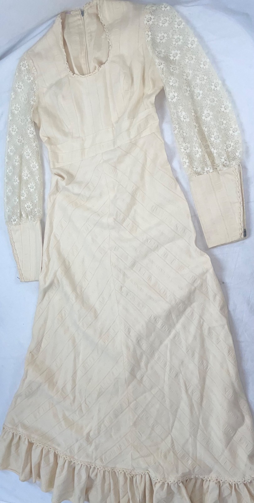 VTG WOMENS 60S RENAISSANCE PRINCESS WHITE LACE LONG SLEEVE WEDDING STYLE DRESS
