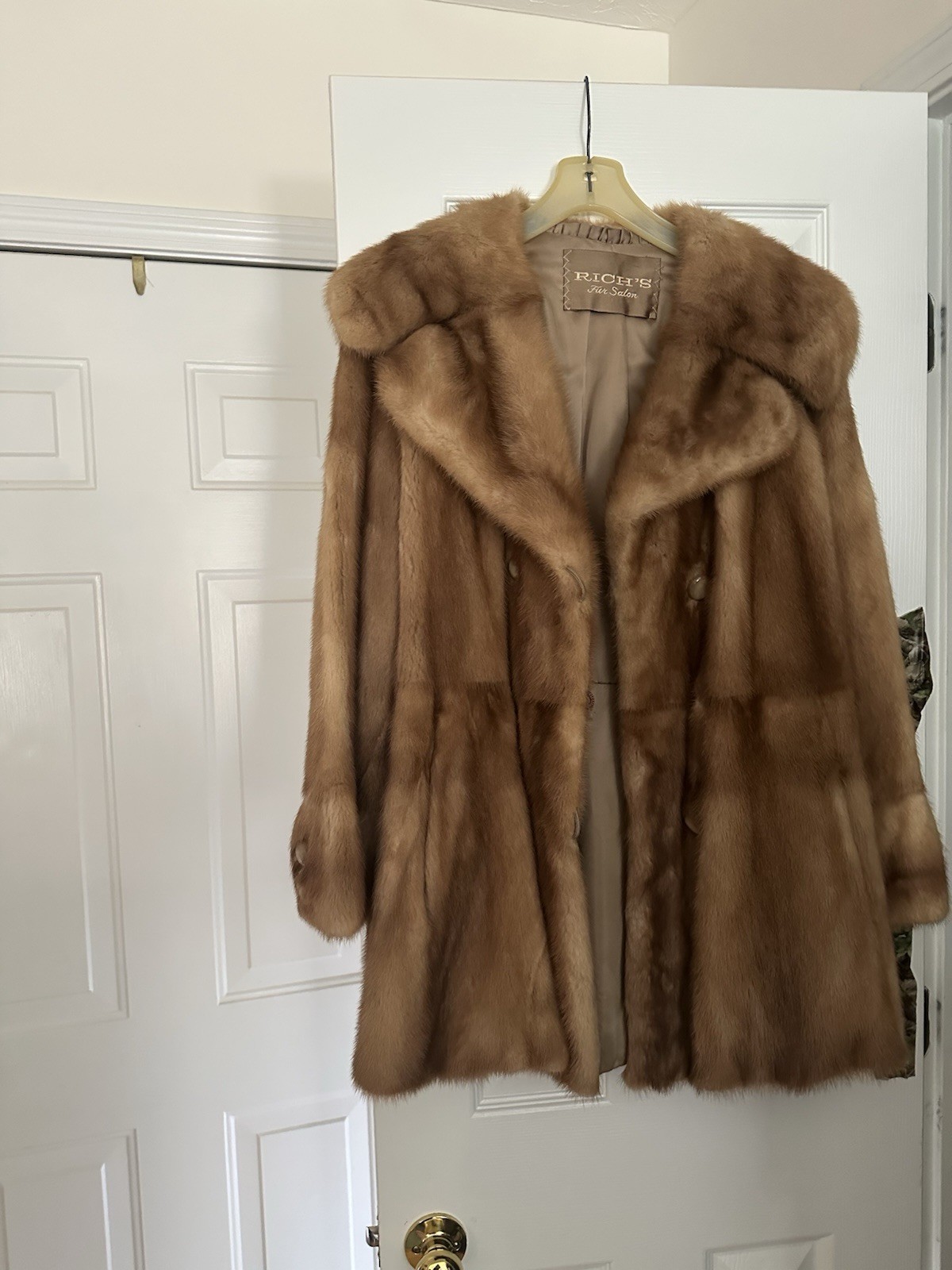 Rich’s Fur Salon Women’s Vintage Brown Fur Coat Classic Elegant Outerwear