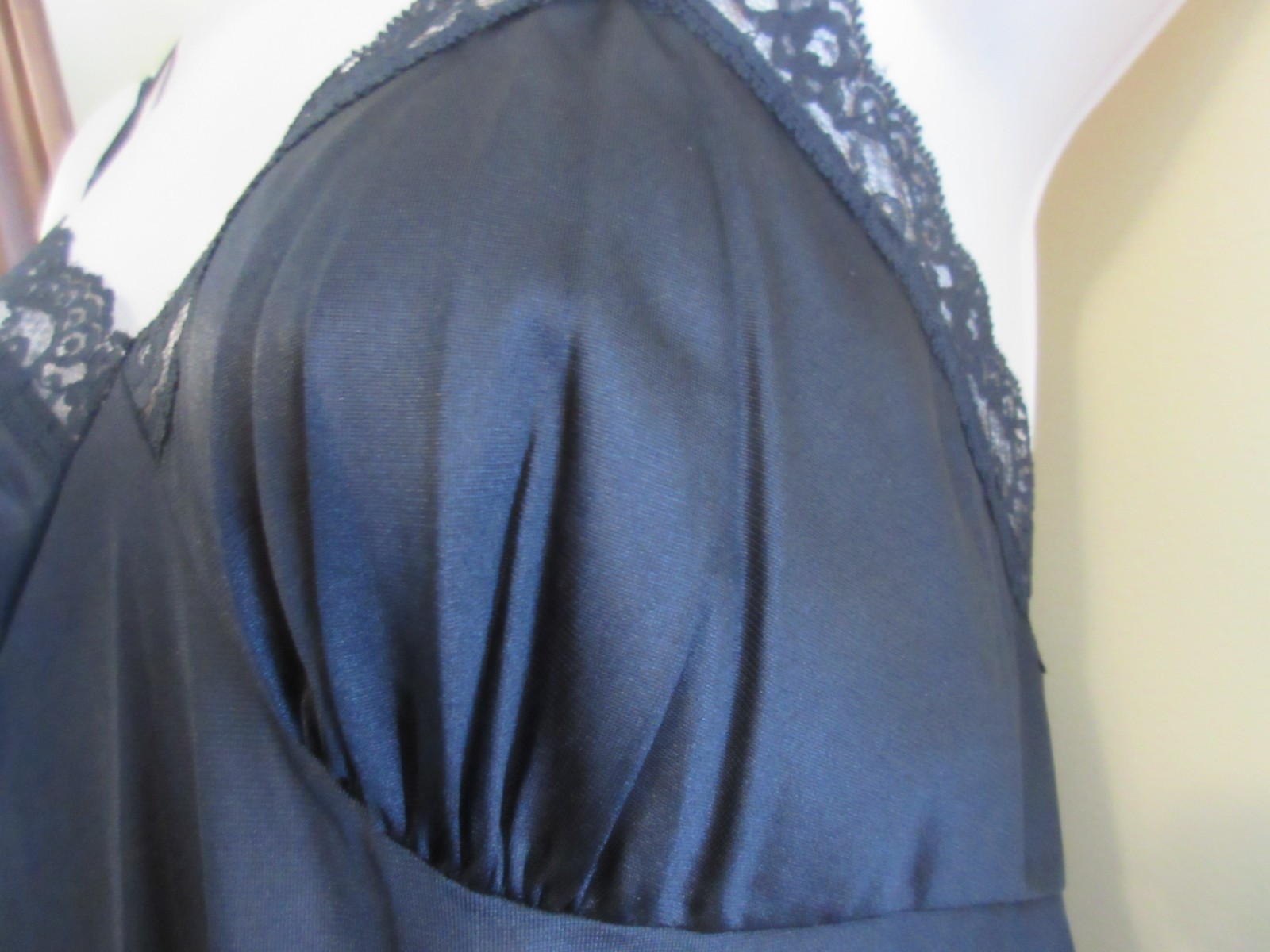 unworn vintage size 36 DEENA BLACK sheer LACE NYLON full slip NIGHTGOWN