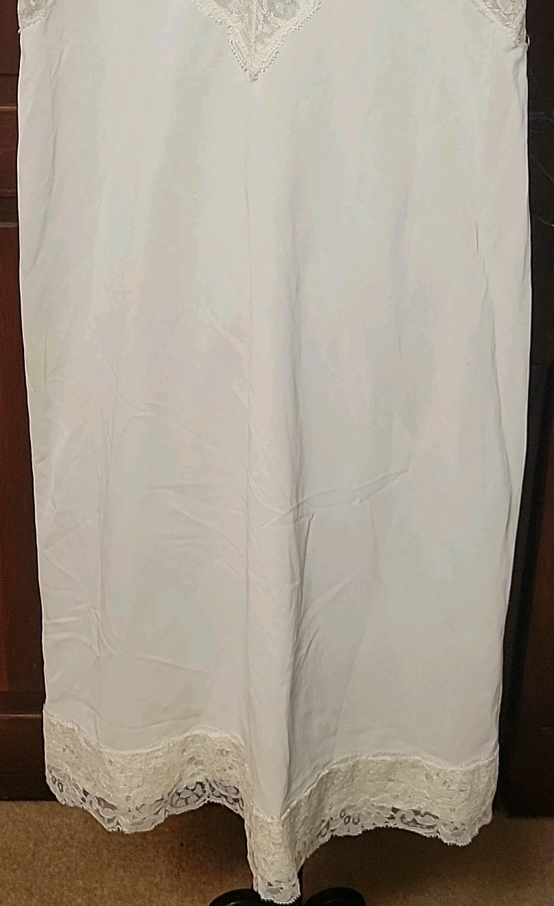 Vtg 50s Vanity Fair Tricot Nylon Full Slip Off White Sz 32 Embroidered Tag Lace
