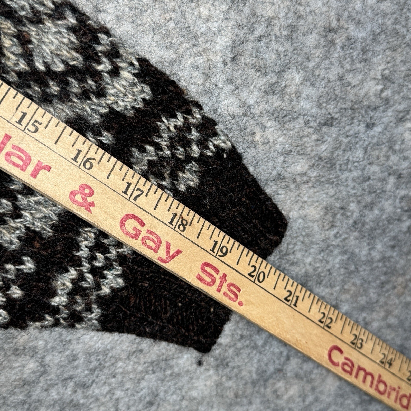 Vintage 90s Womens LL Bean Brown Patterned Wool Blend Sweater Size M 21×25