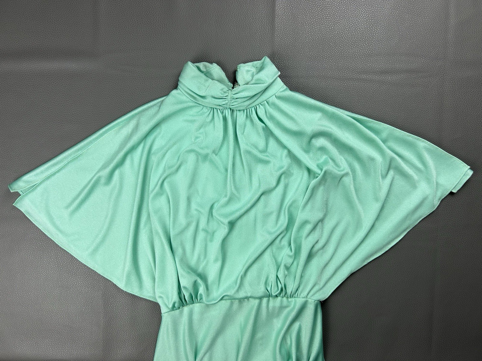 Vintage 1970s Mint Green Dolman Sleeve Maxi Dress Greek Goddess Flowy Size 12