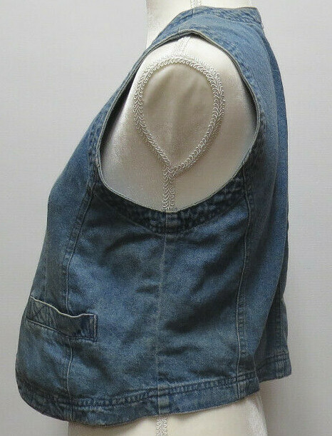 OJAI California 90’s Blue Denim Vest Solid Wooden Buttons Front Pockets Boho SM