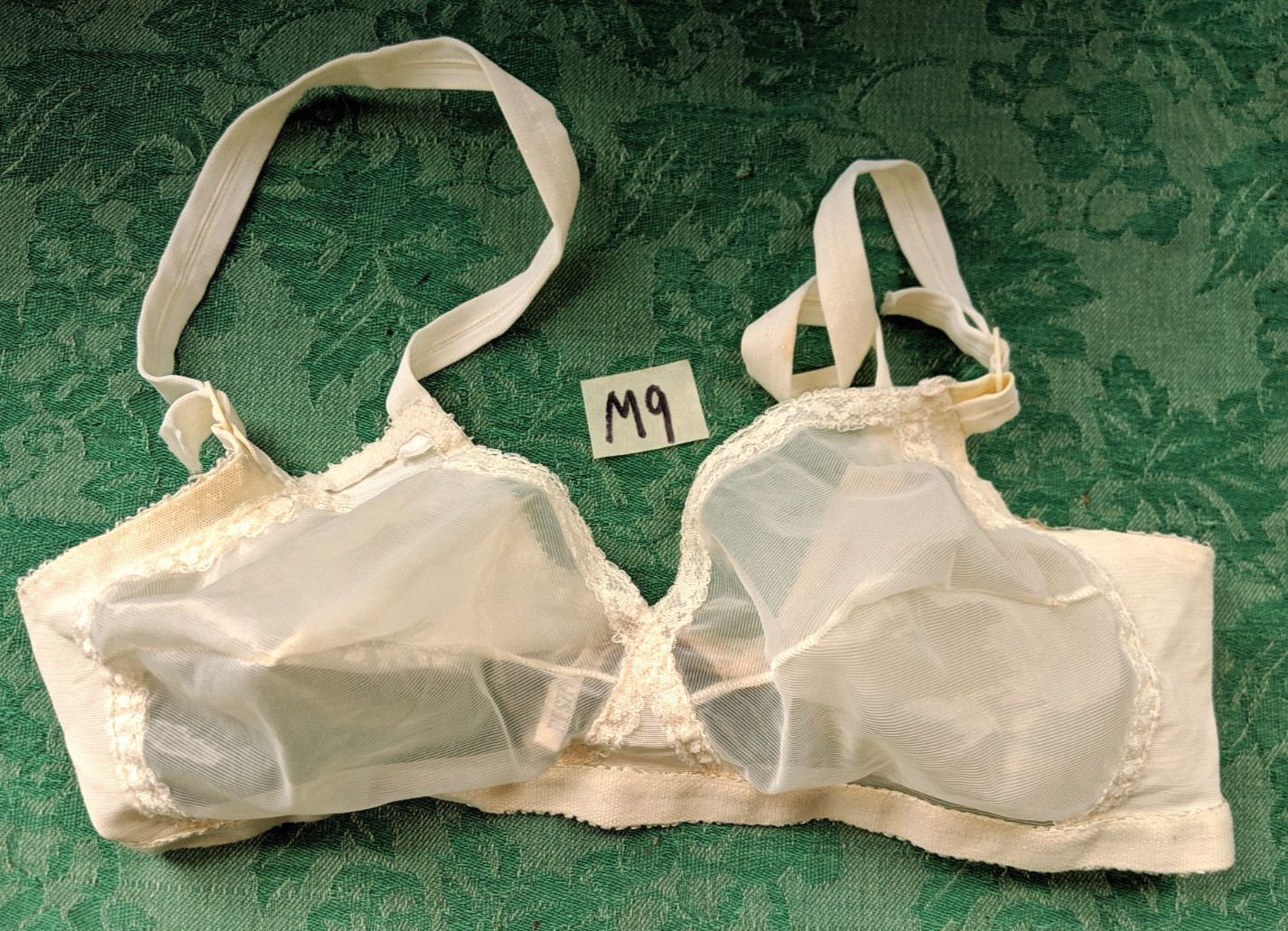 Vintage women’s bra cream Bestform 34 C 1960′ 70’s