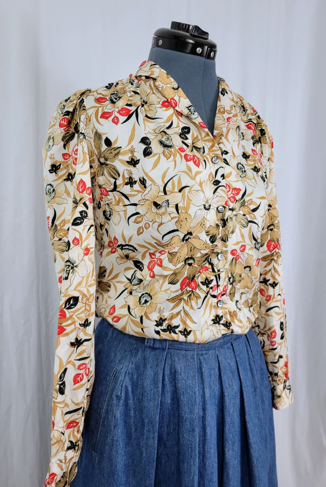 Vintage Levi Strauss Cream Blouse w Tan/Black/Red Florals Size 6