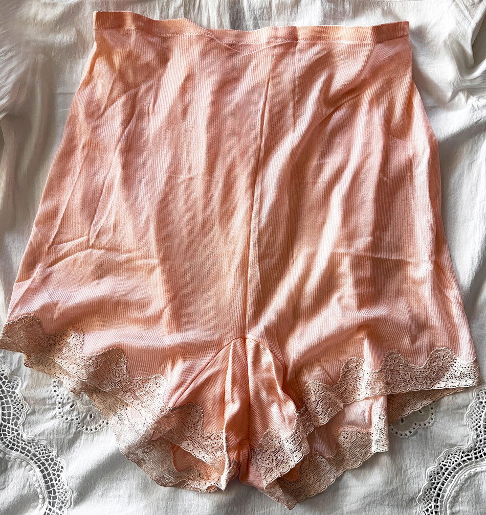 Vintage 1940s Pink Satiny Rayon Marie Rohr Lace Tap Panties X Small