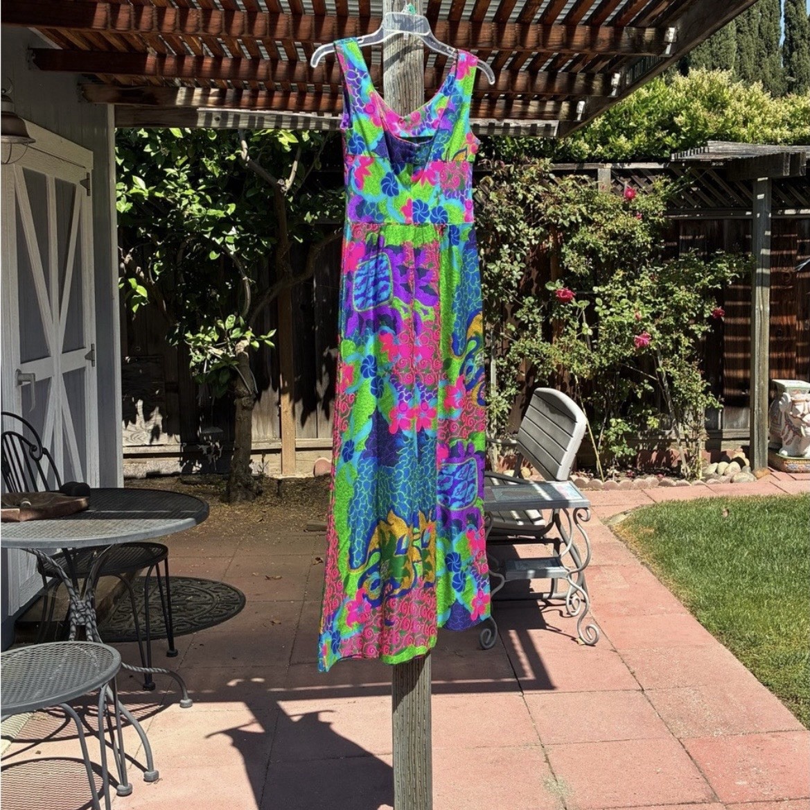 Vintage Waltah Clarke’s Colorful Mod Hawaiian Dress