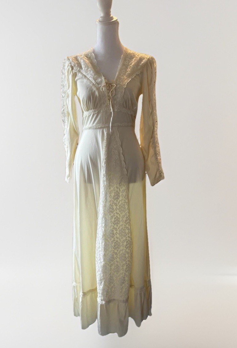 1970s Cream Prairie Style Wedding Dress