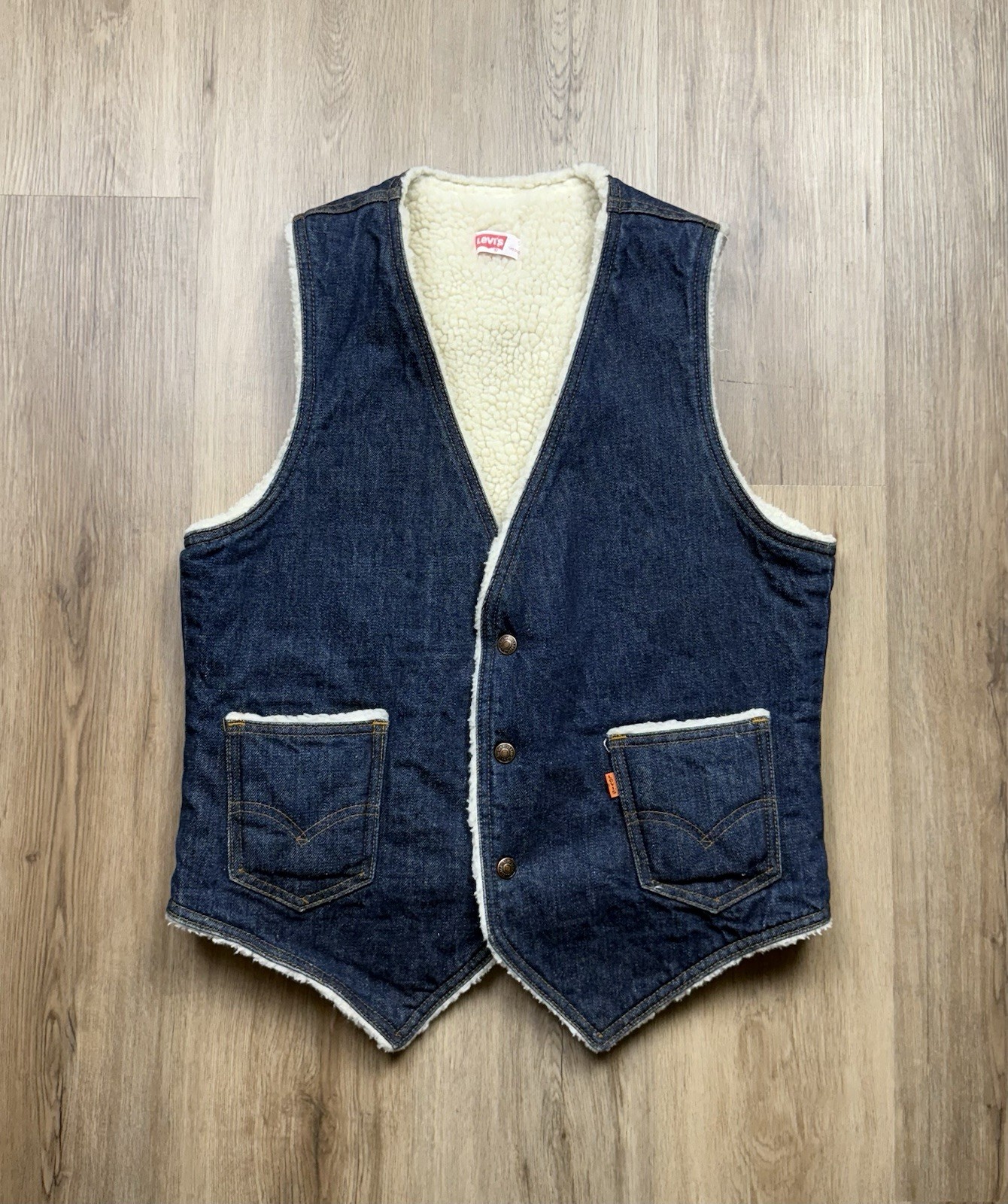 70s VINTAGE Levi’s Sherpa Denim Vest Size Medium Orange Tab Dark Wash USA Women