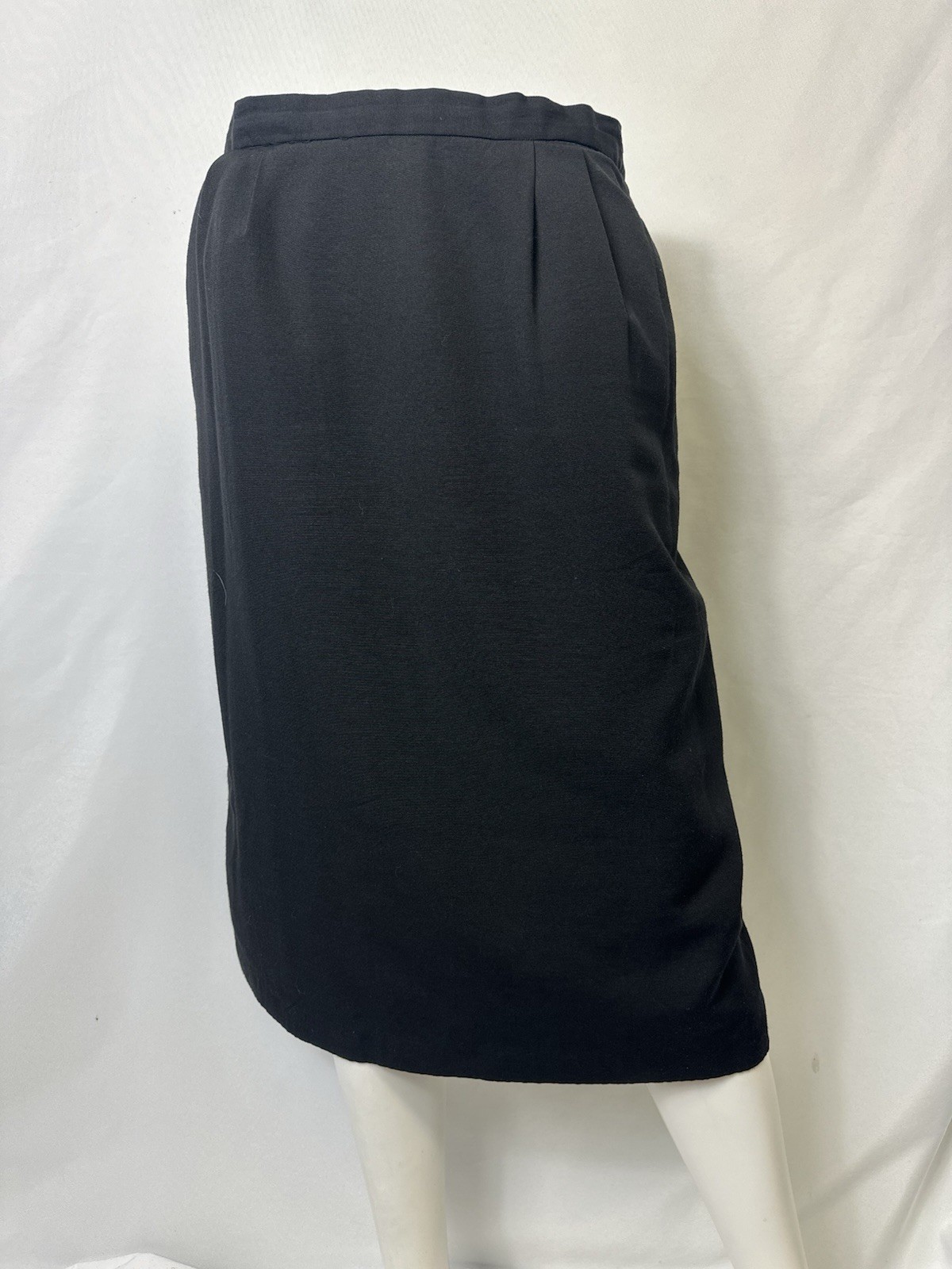 E.H. Woods Vintage Black Skirt W Pockets Stunner ! Size 12 Rayon Blend EUC