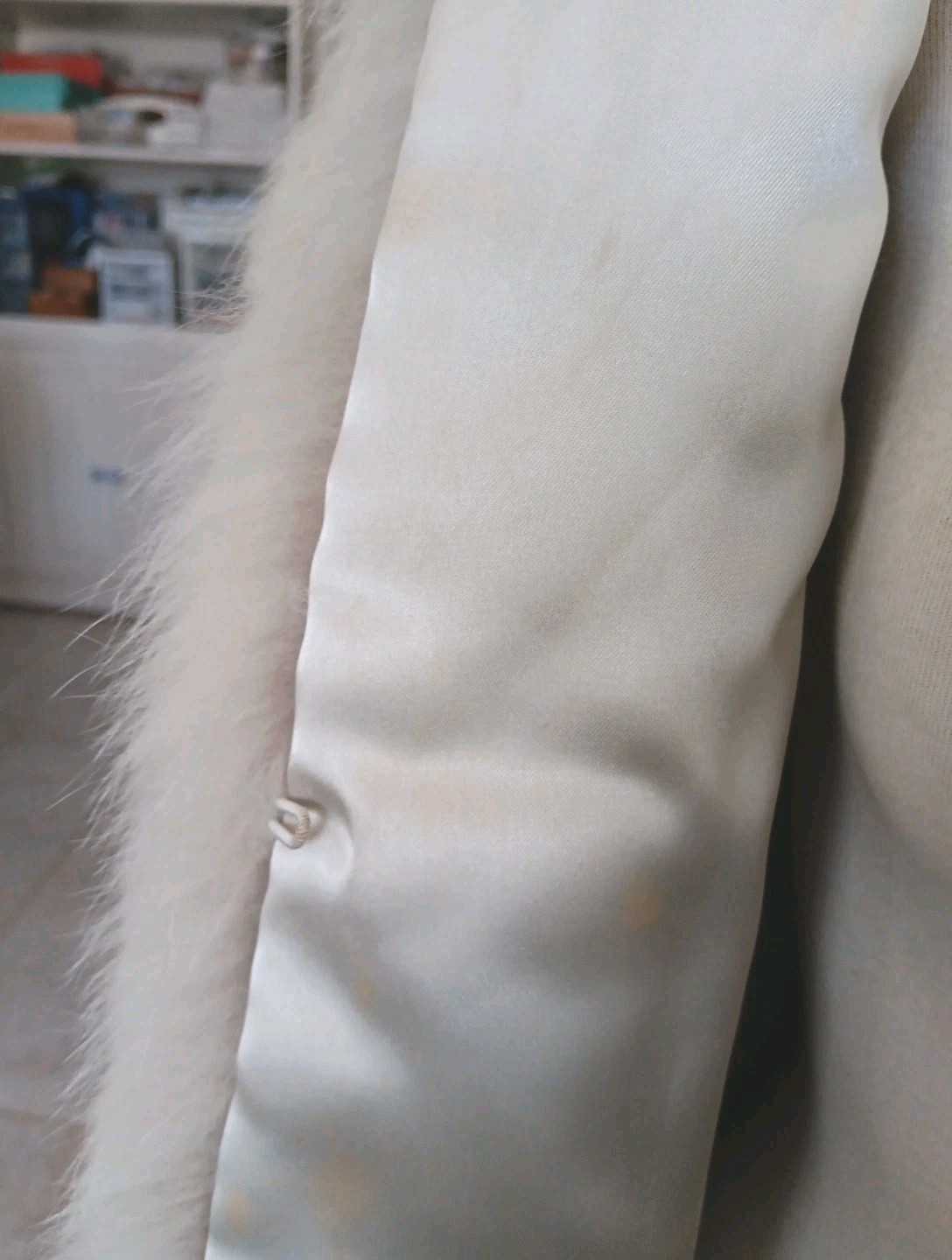 VINTAGE 1990’s SAGA IVORY FOX SHORT COAT XS-SML