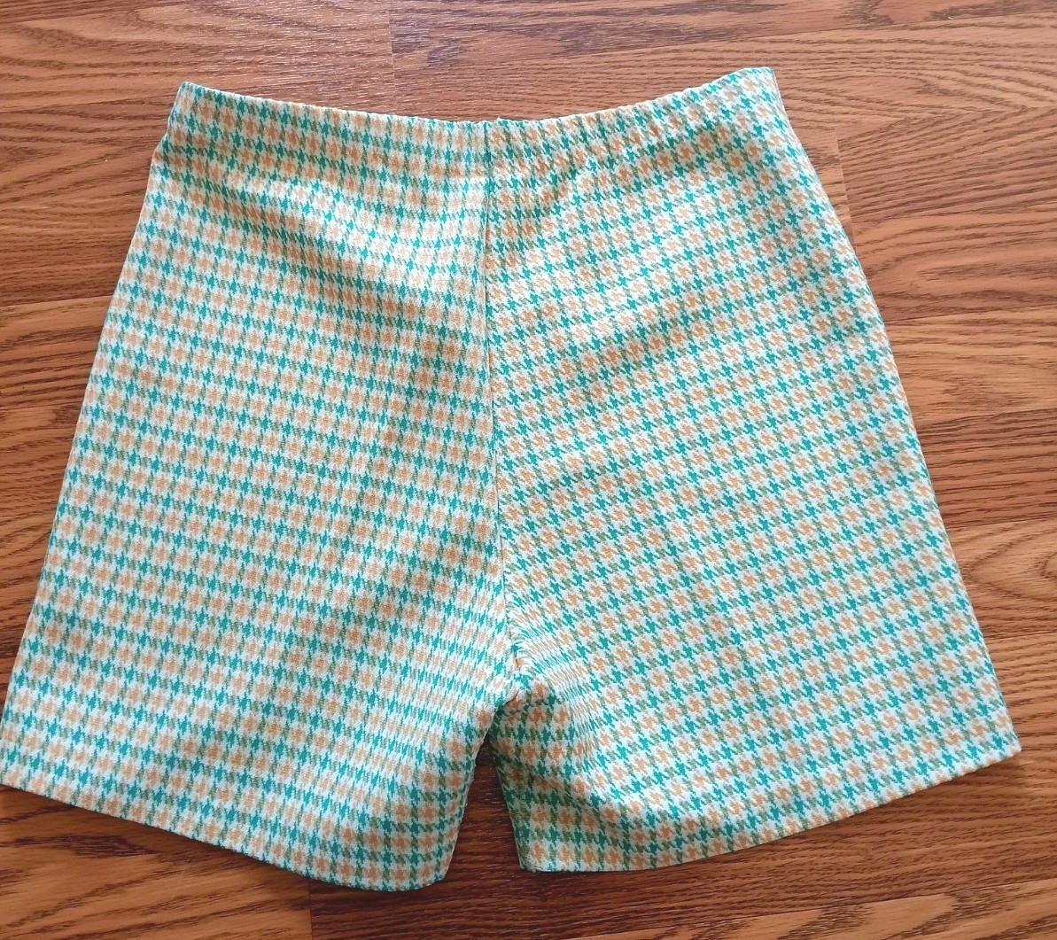 1960s 70s Preppy Mod Golf Shorts Houndstooth Plaid Green Orange 5″ Jrs 15/16 VTG