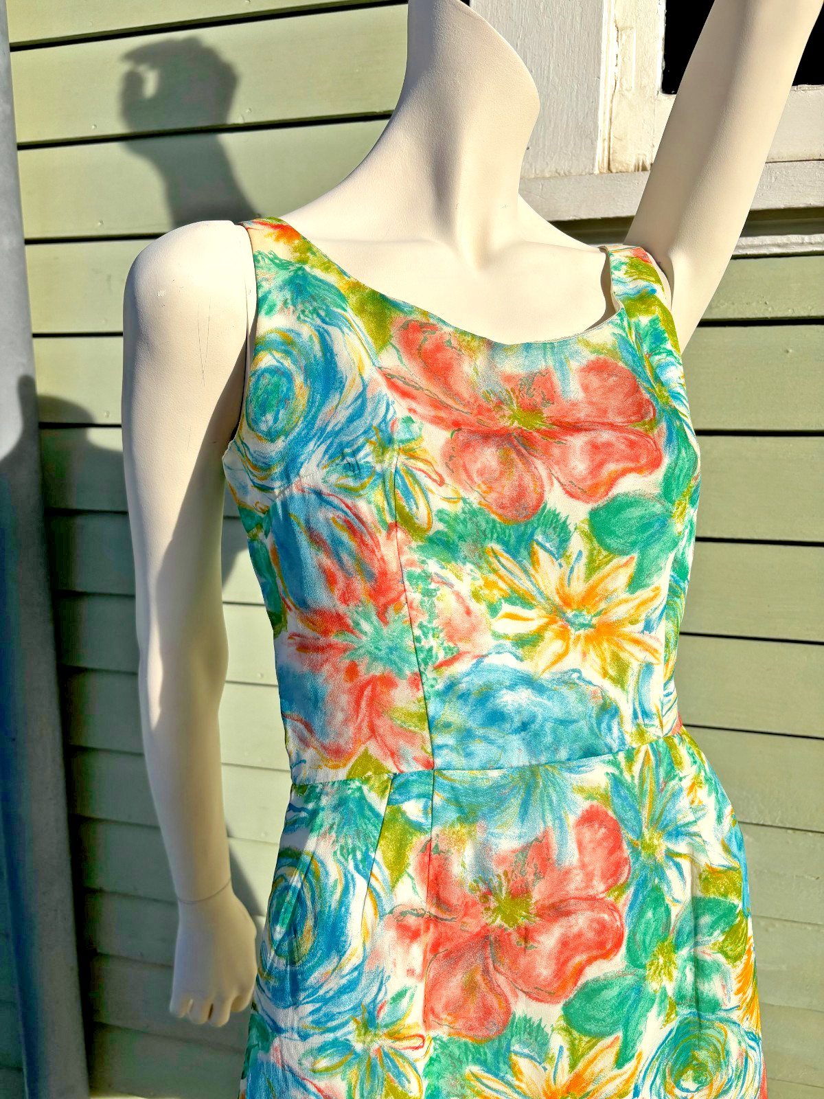 1950/60’s Sleeveless Boat Neck Floral Sun Dress Zip Up Back Big Bright Flowers