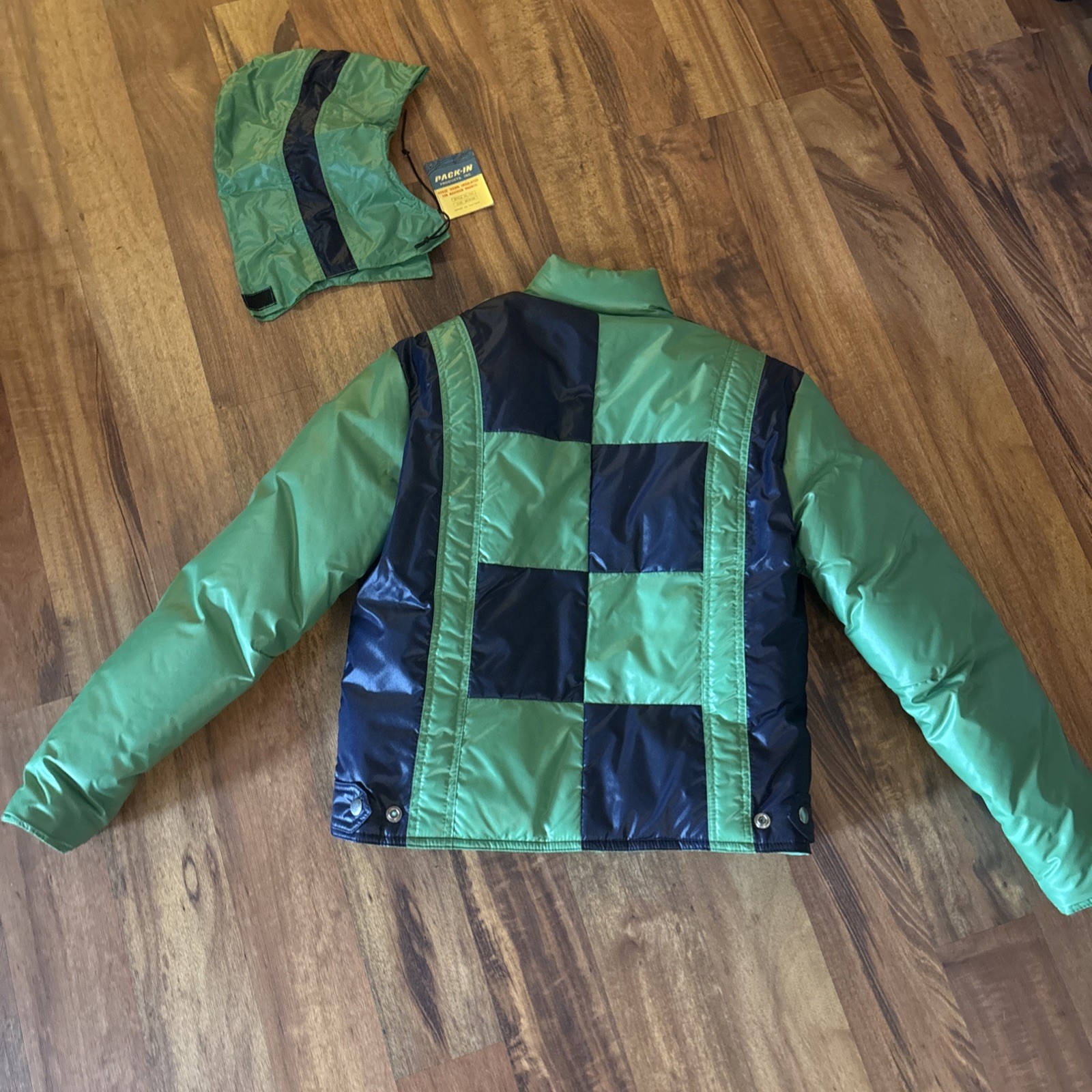 Vtg SkiDaddle Green/ColorBlock Women’s GooseDown Retro Puffer Jacket. SZ M