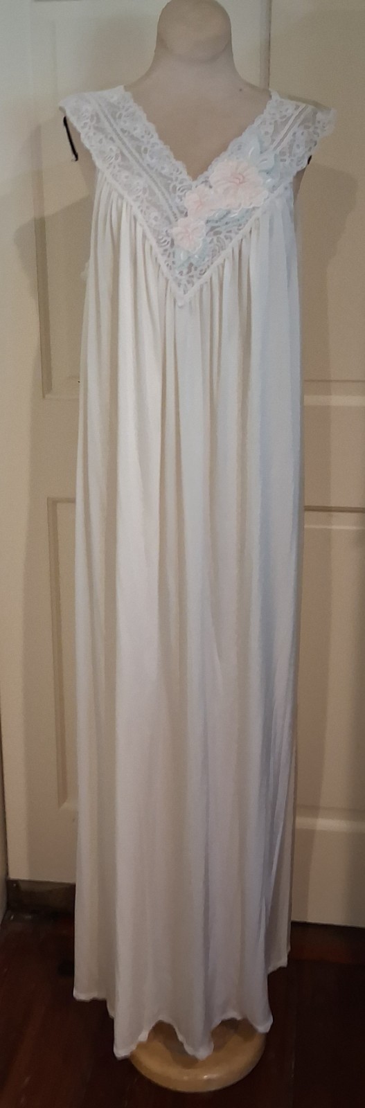 Shadowline Vintage Light Cream ivory Color Nylon Nightgown & Robe Set Size M