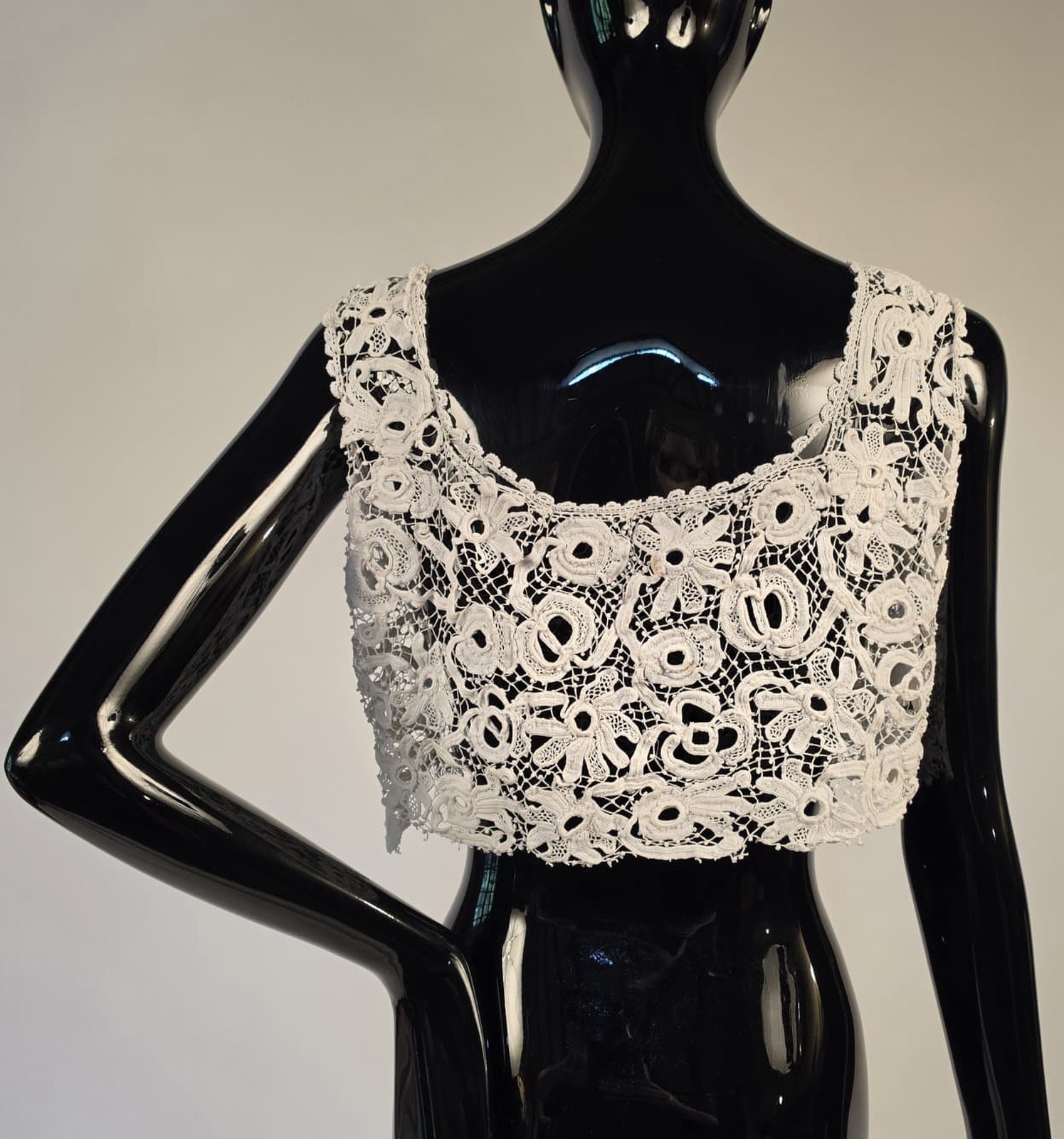 ANTIQUE EDWARDIAN HAND MADE IRISH CROCHET LACE VEST STYLE TOP