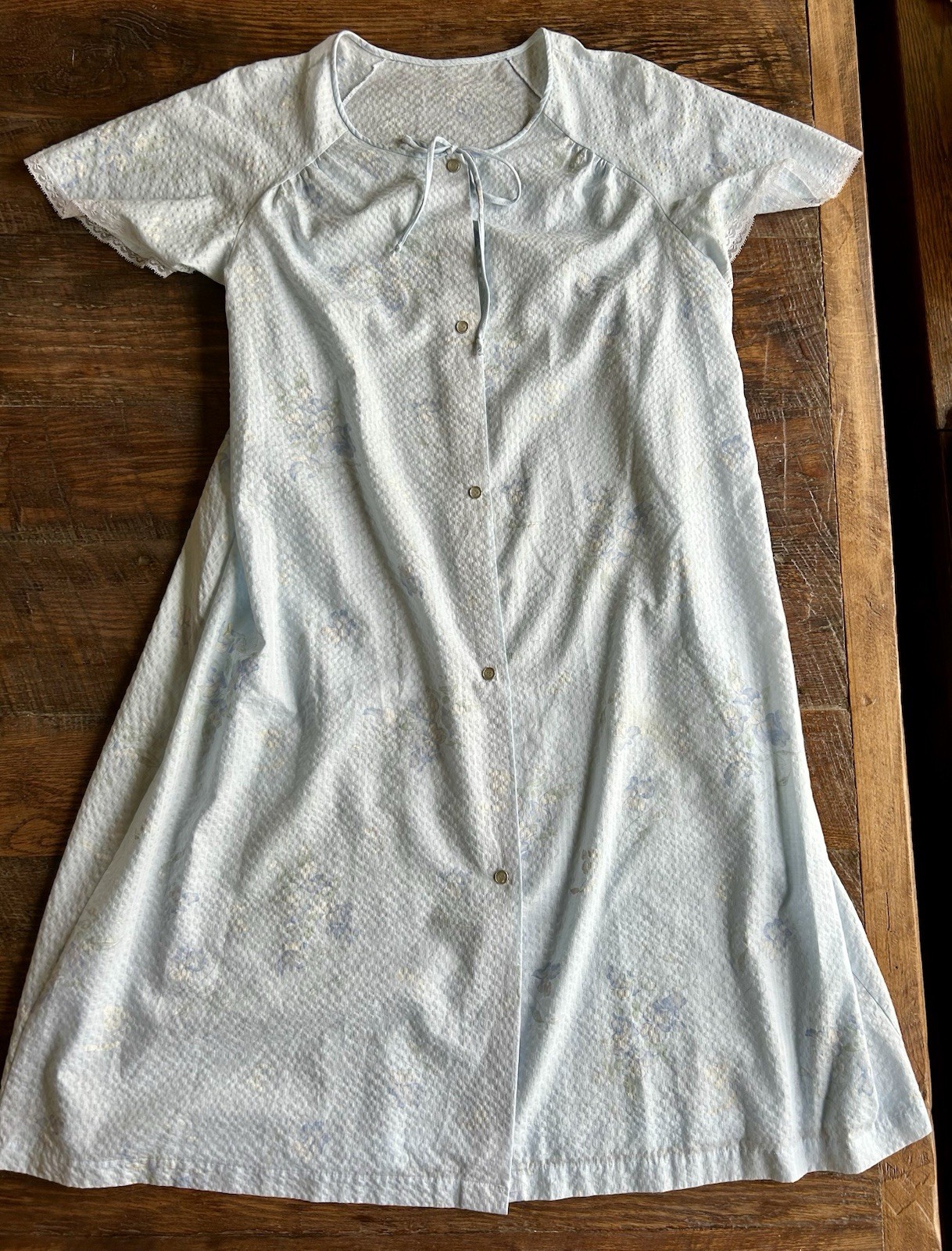 Vintage Lorraine Blue Floral Robe Size M House Dress Nightgown Snap Closure USA