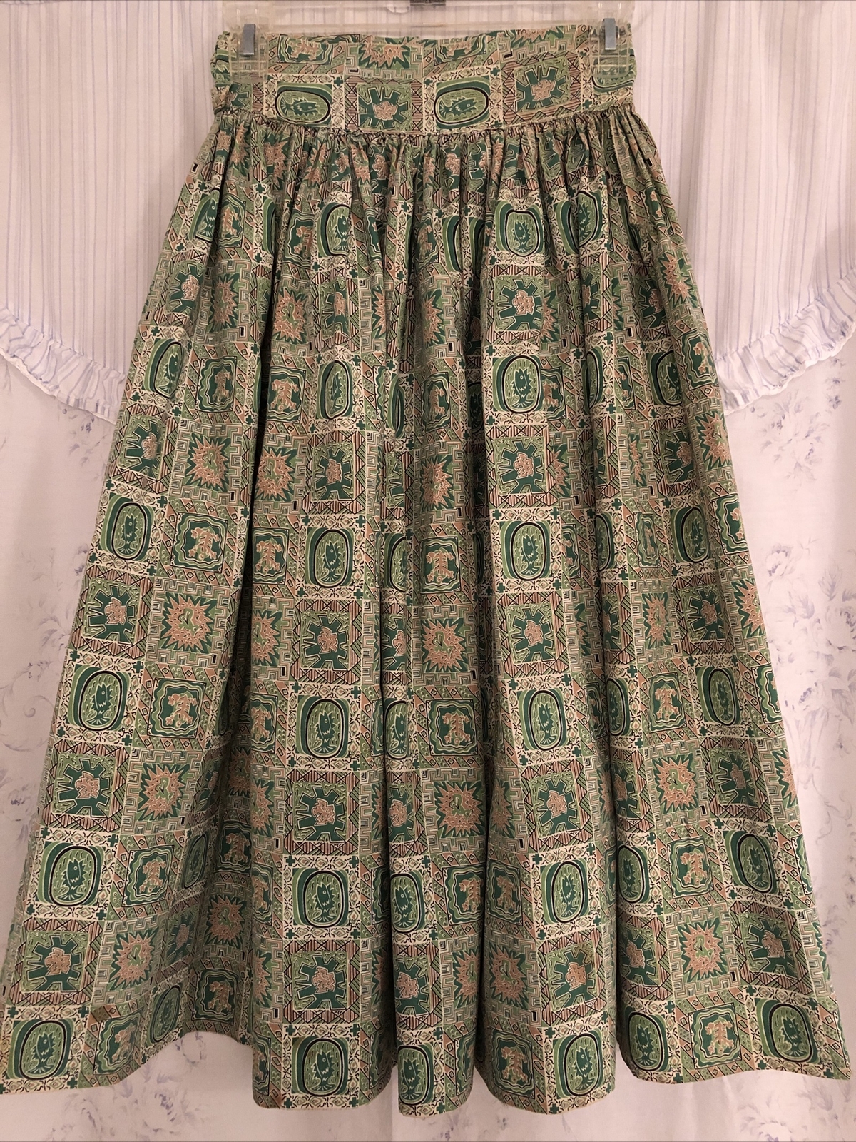 Vintage 1940’s Hand Made 100% Cotton Green Skirt Frogs & Pictograph Animals XS