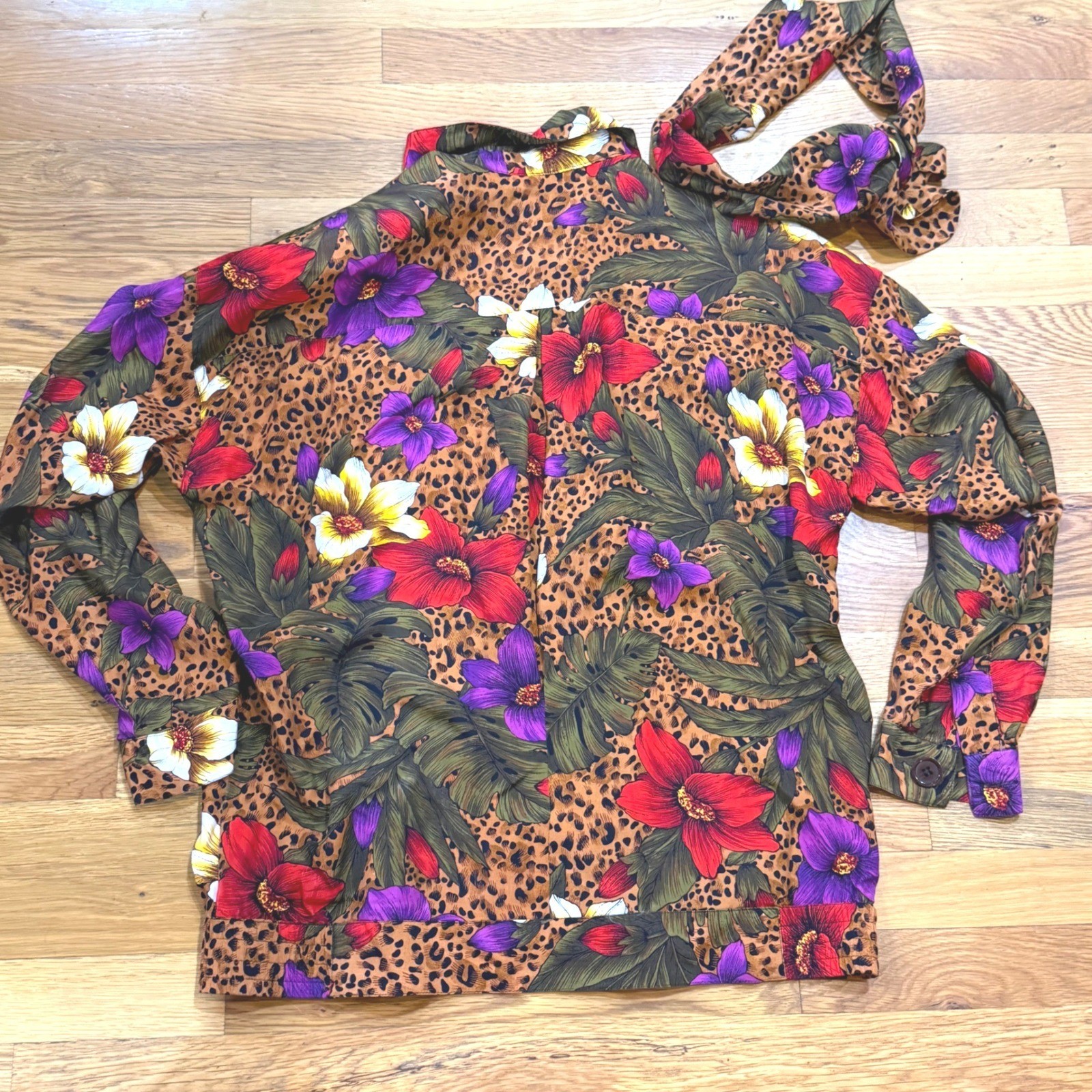 SK & Company Vintage Leopard Floral Rayon Tie Neck Button Up Jacket Womens 10